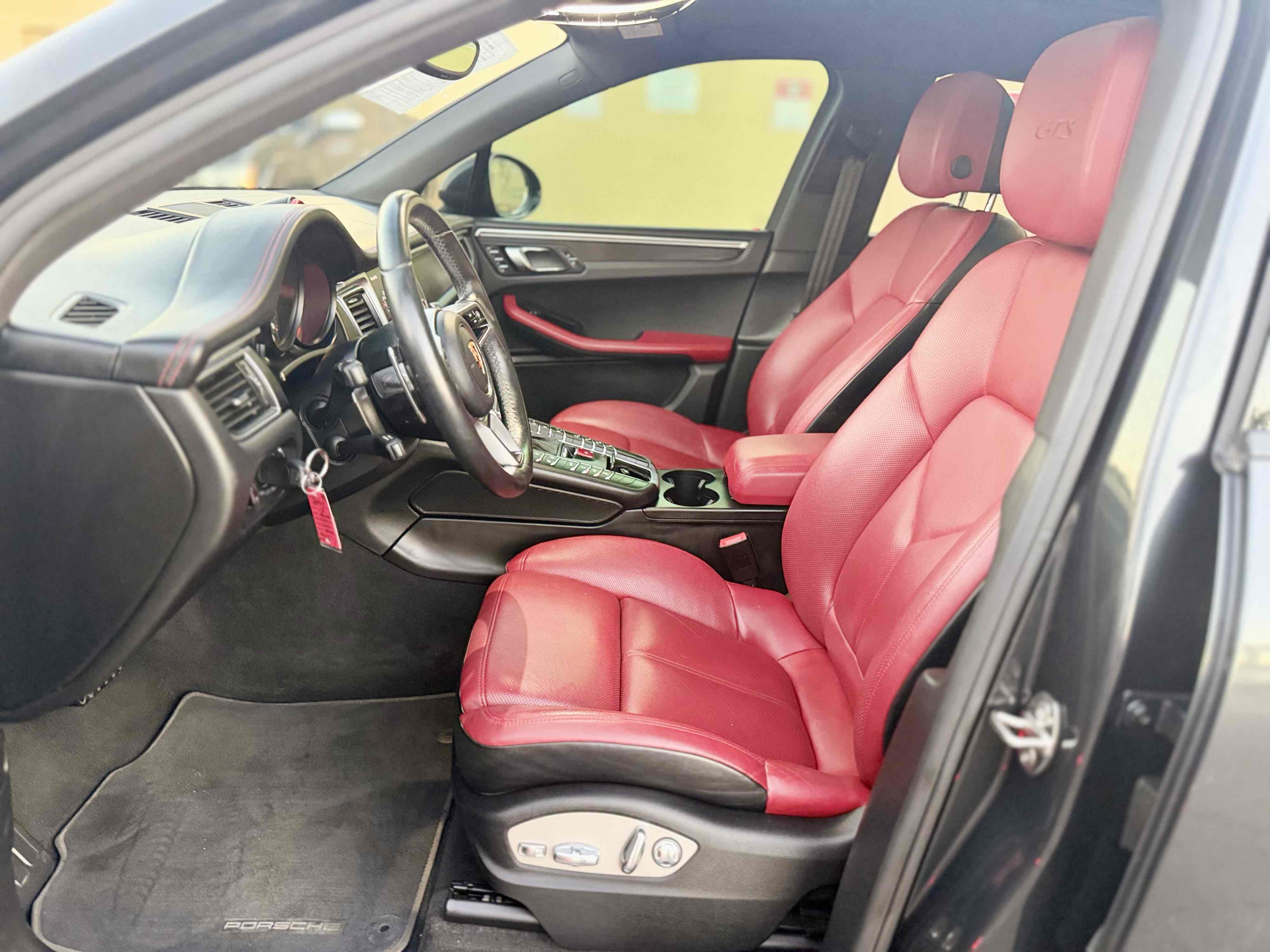 Porsche Macan photo 22