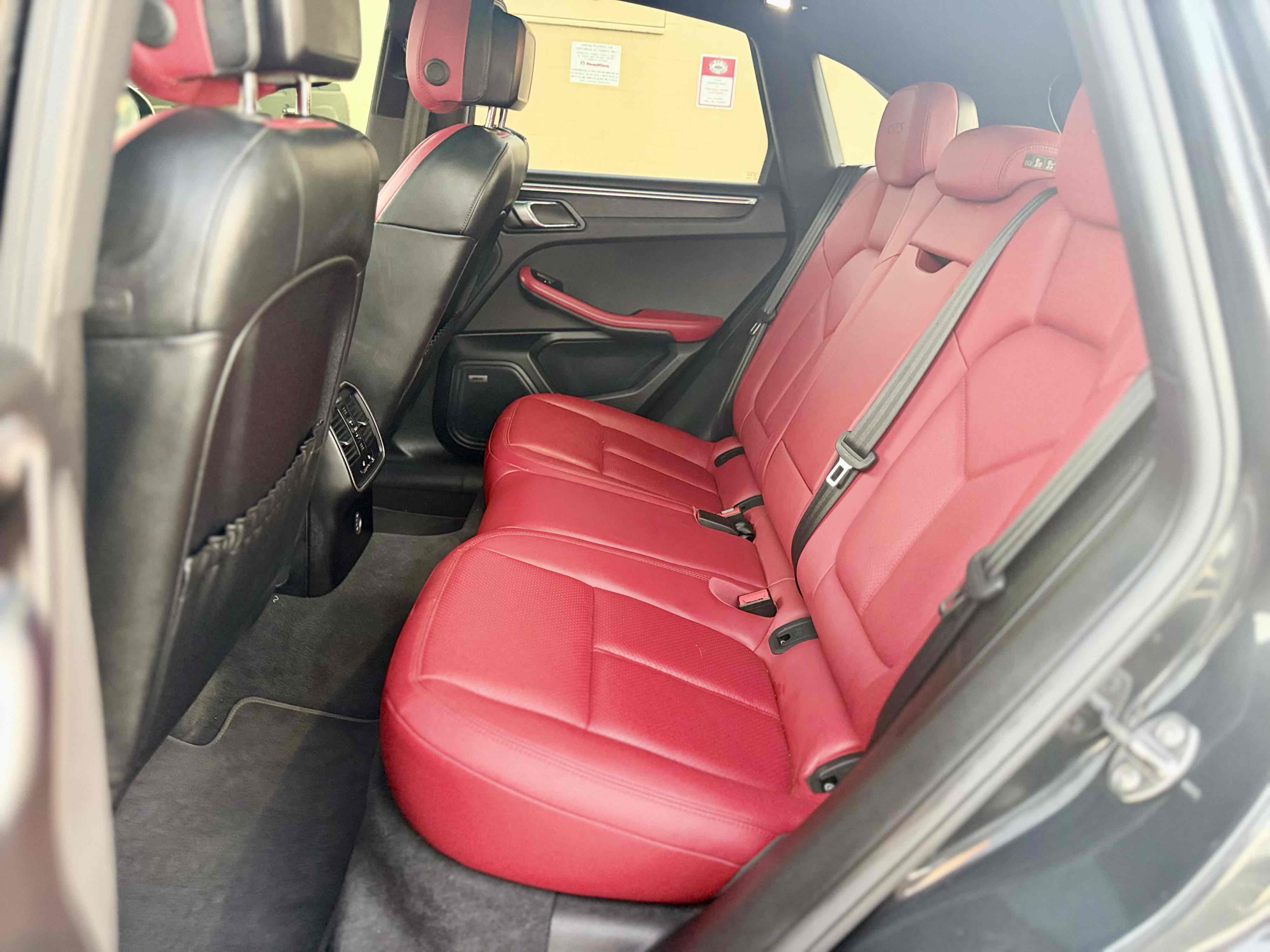 Porsche Macan photo 31