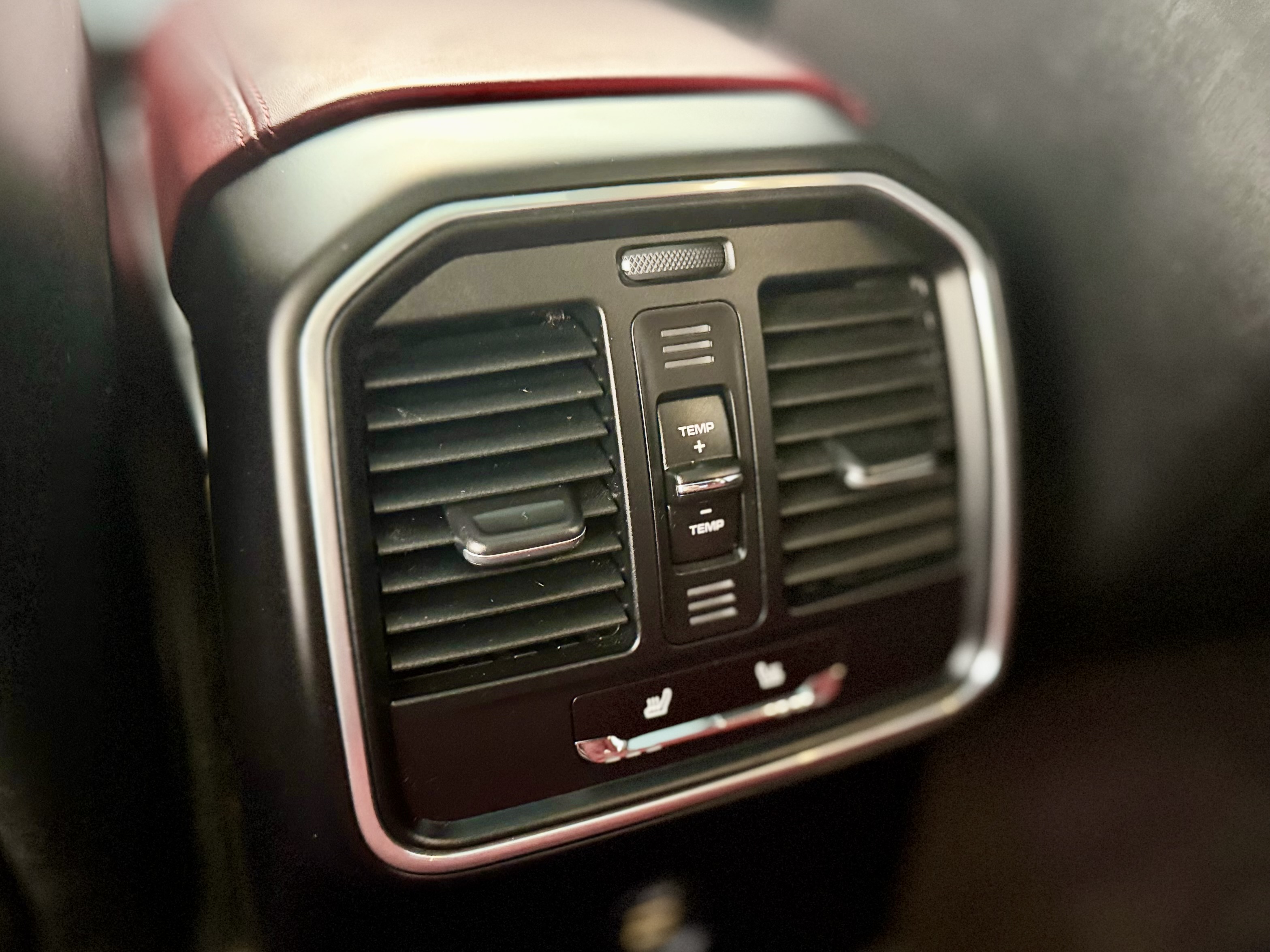 Porsche Macan photo 32