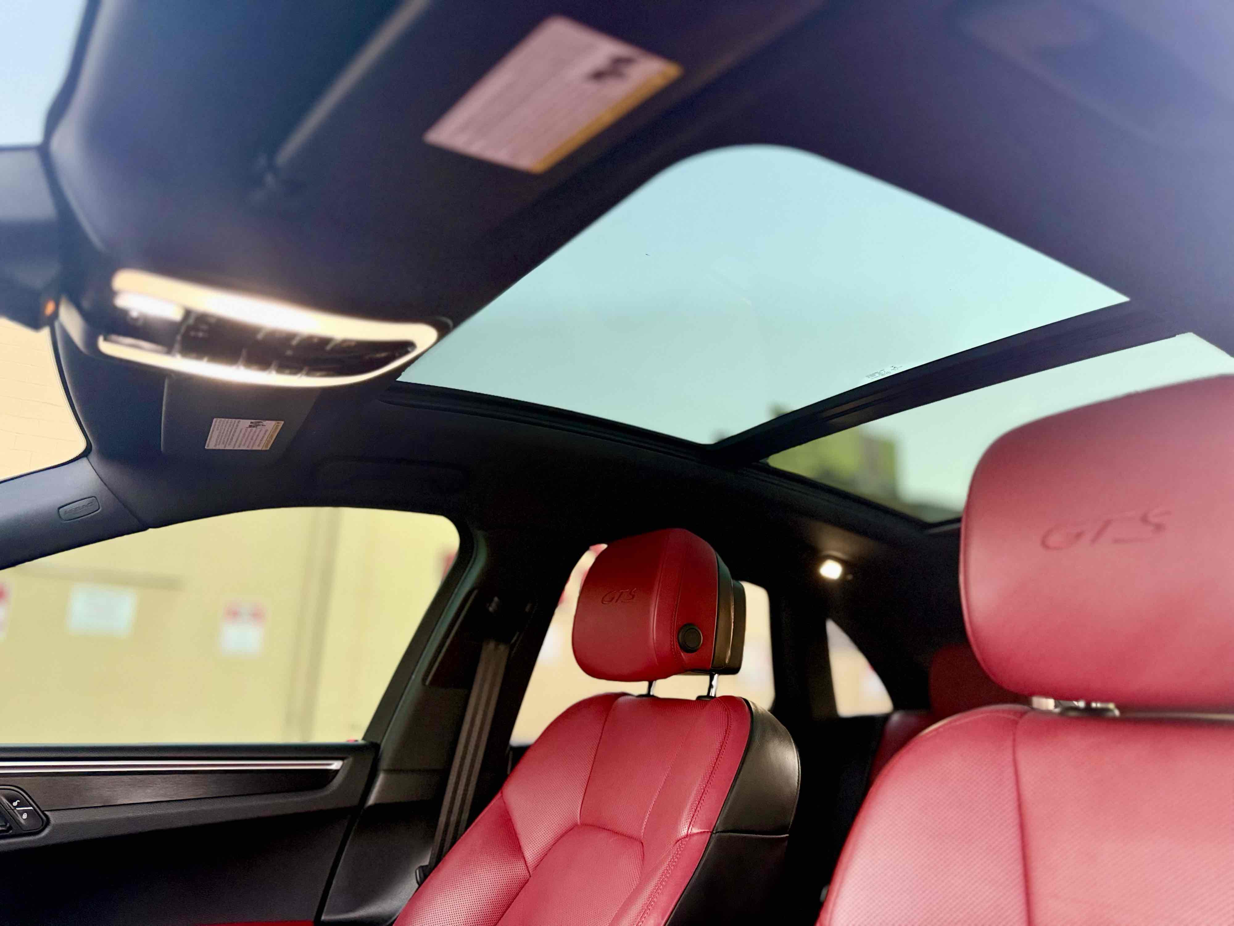Porsche Macan photo 33