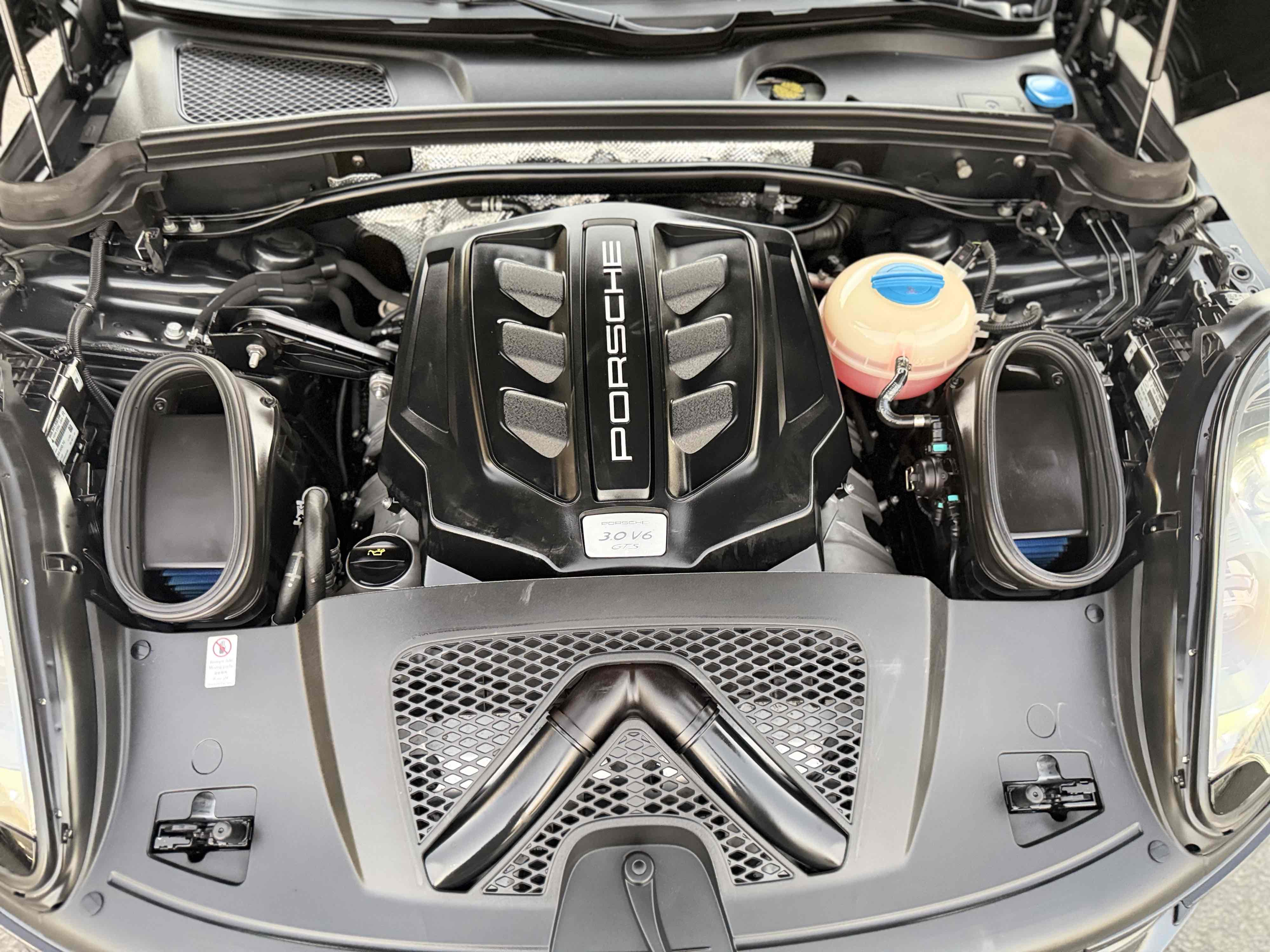 Porsche Macan photo 36