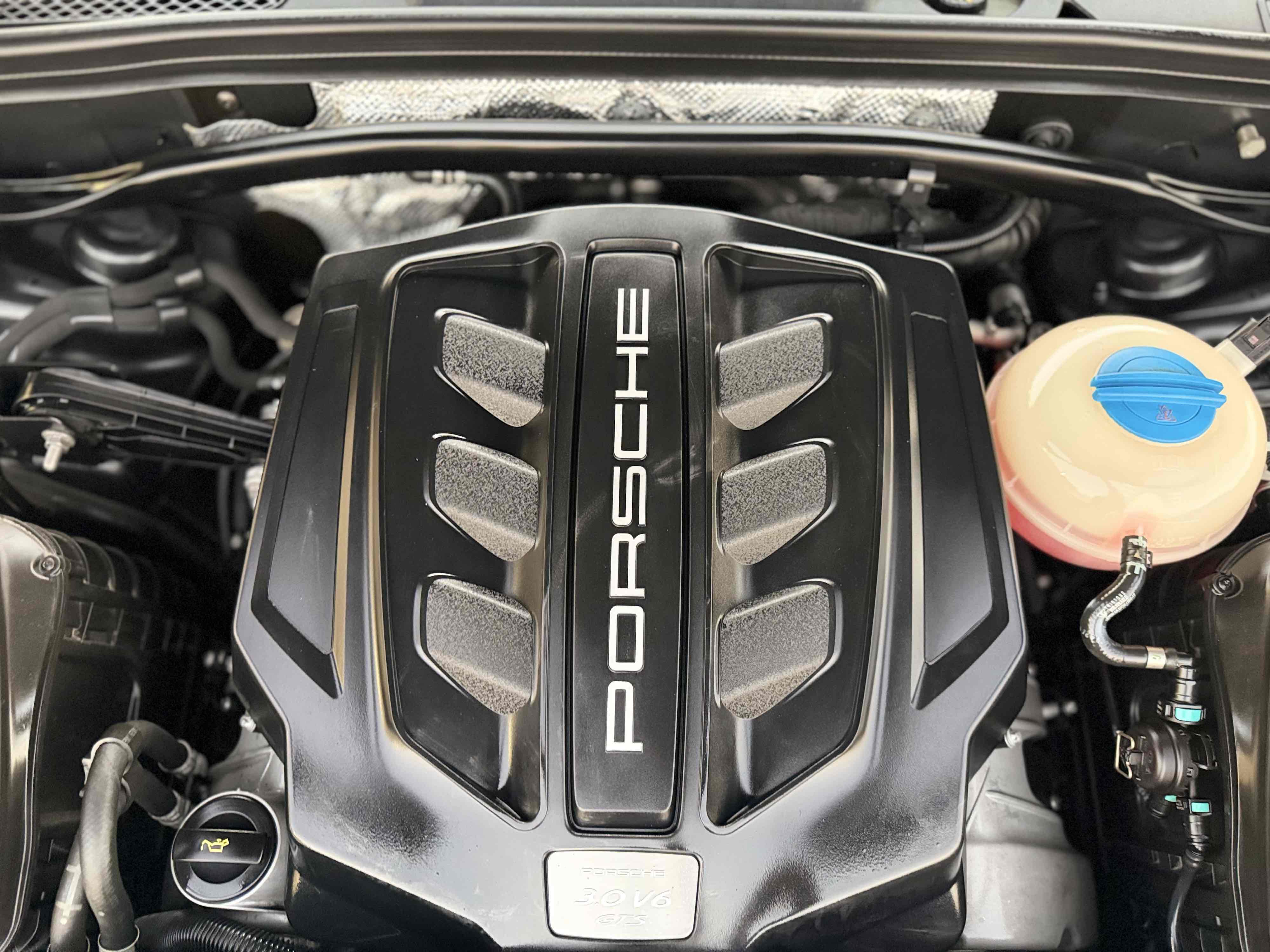 Porsche Macan photo 40