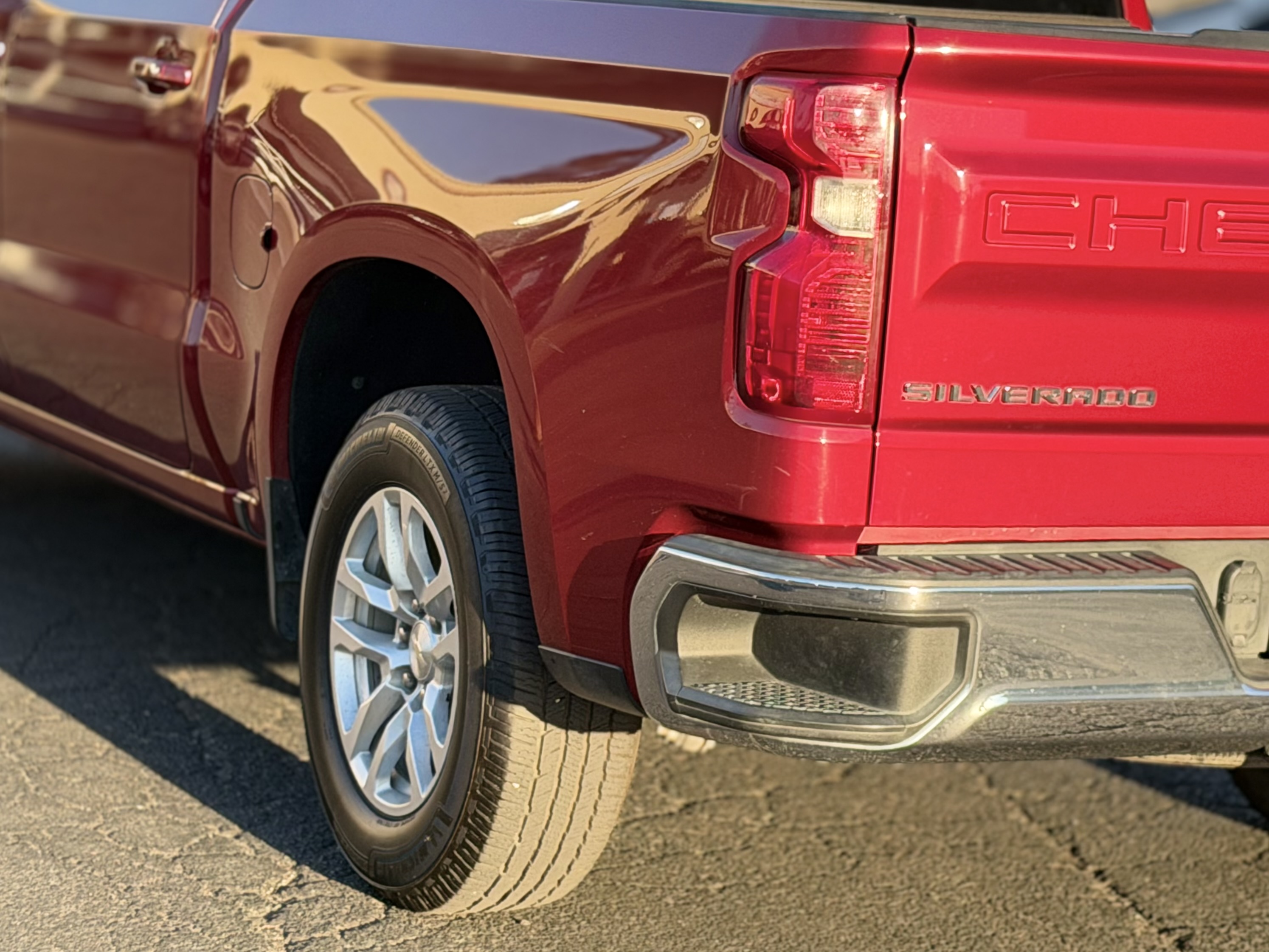 Chevrolet Silverado photo 17