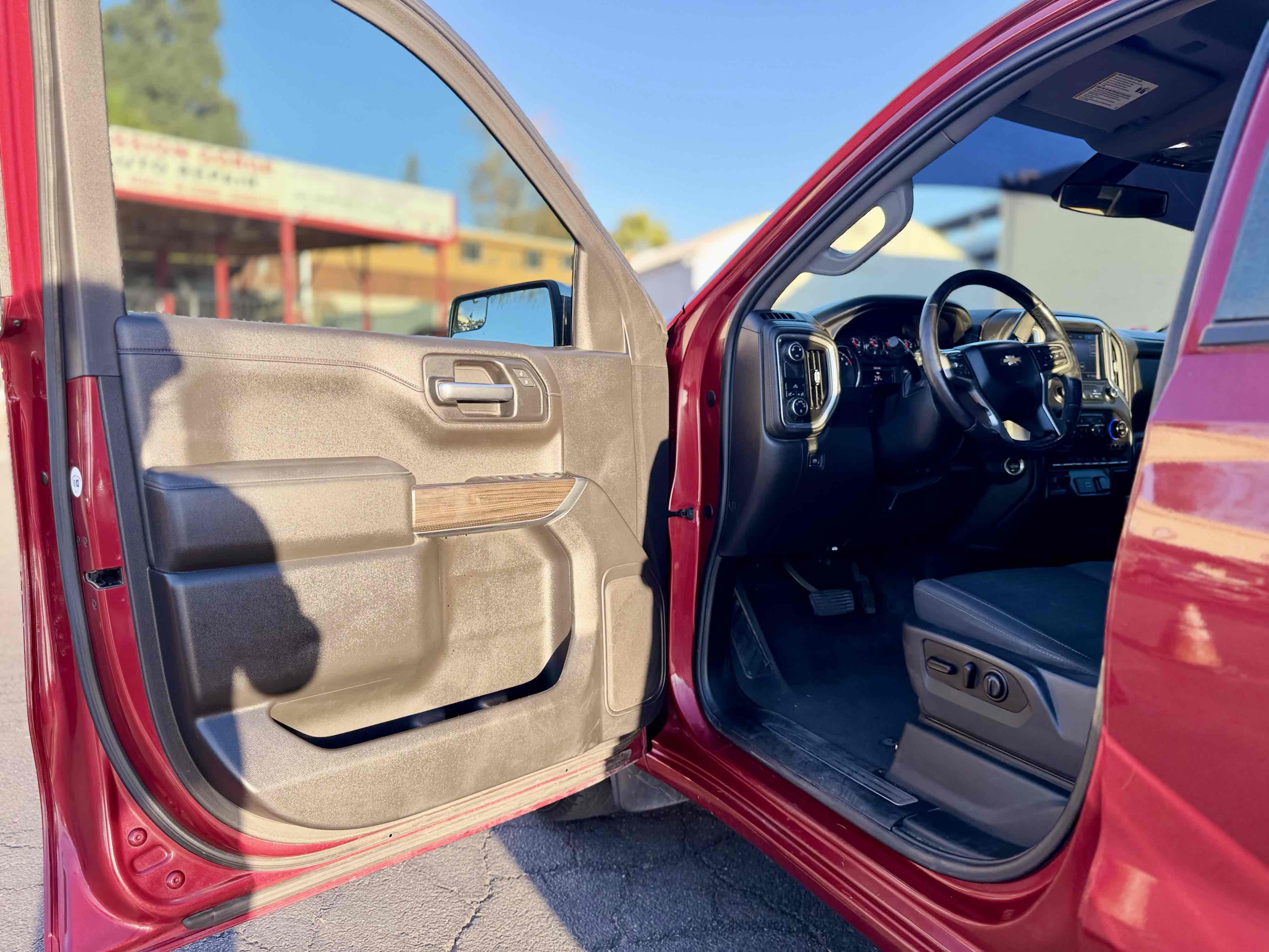 Chevrolet Silverado photo 21