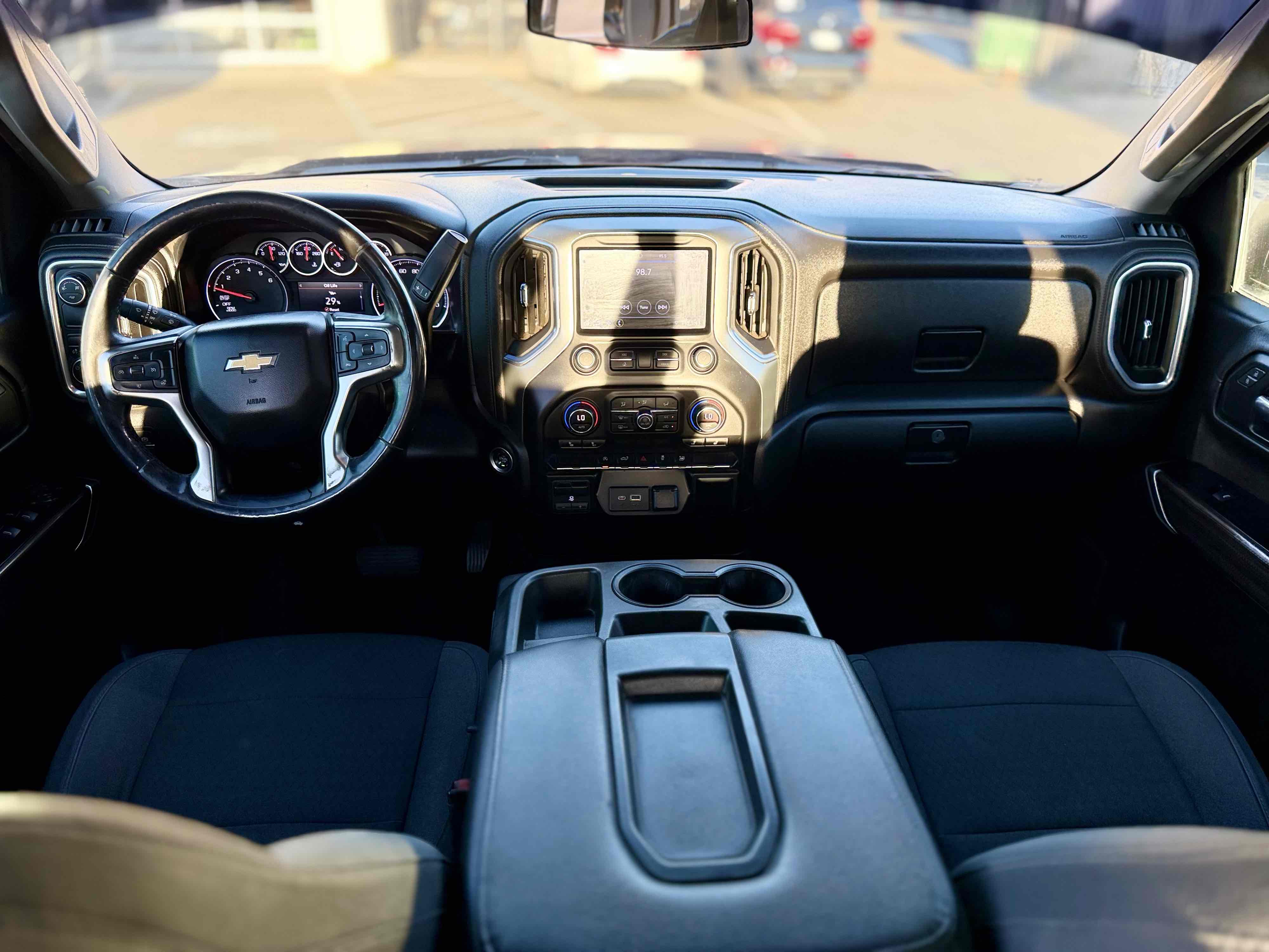 Chevrolet Silverado photo 22