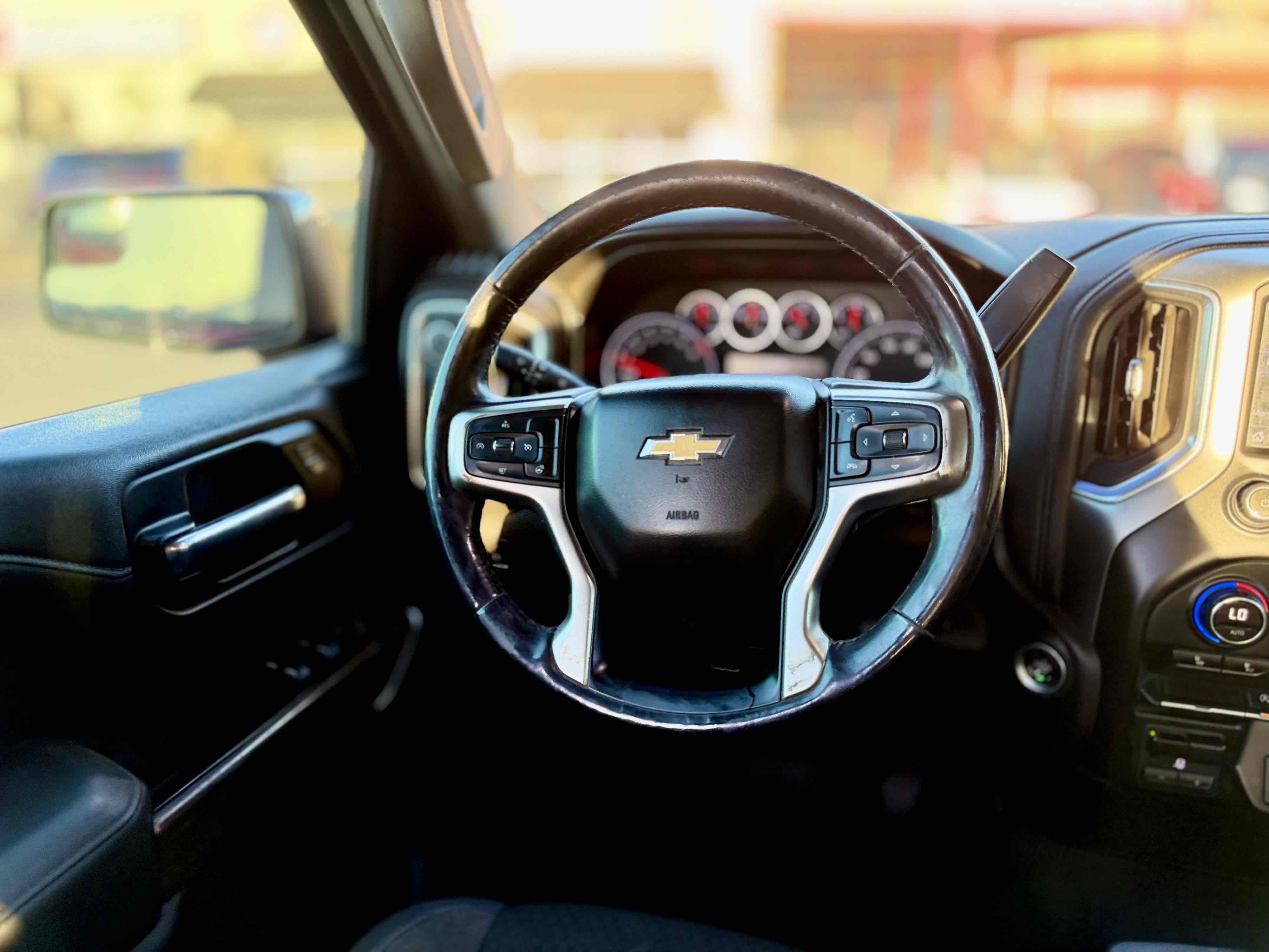 Chevrolet Silverado photo 23