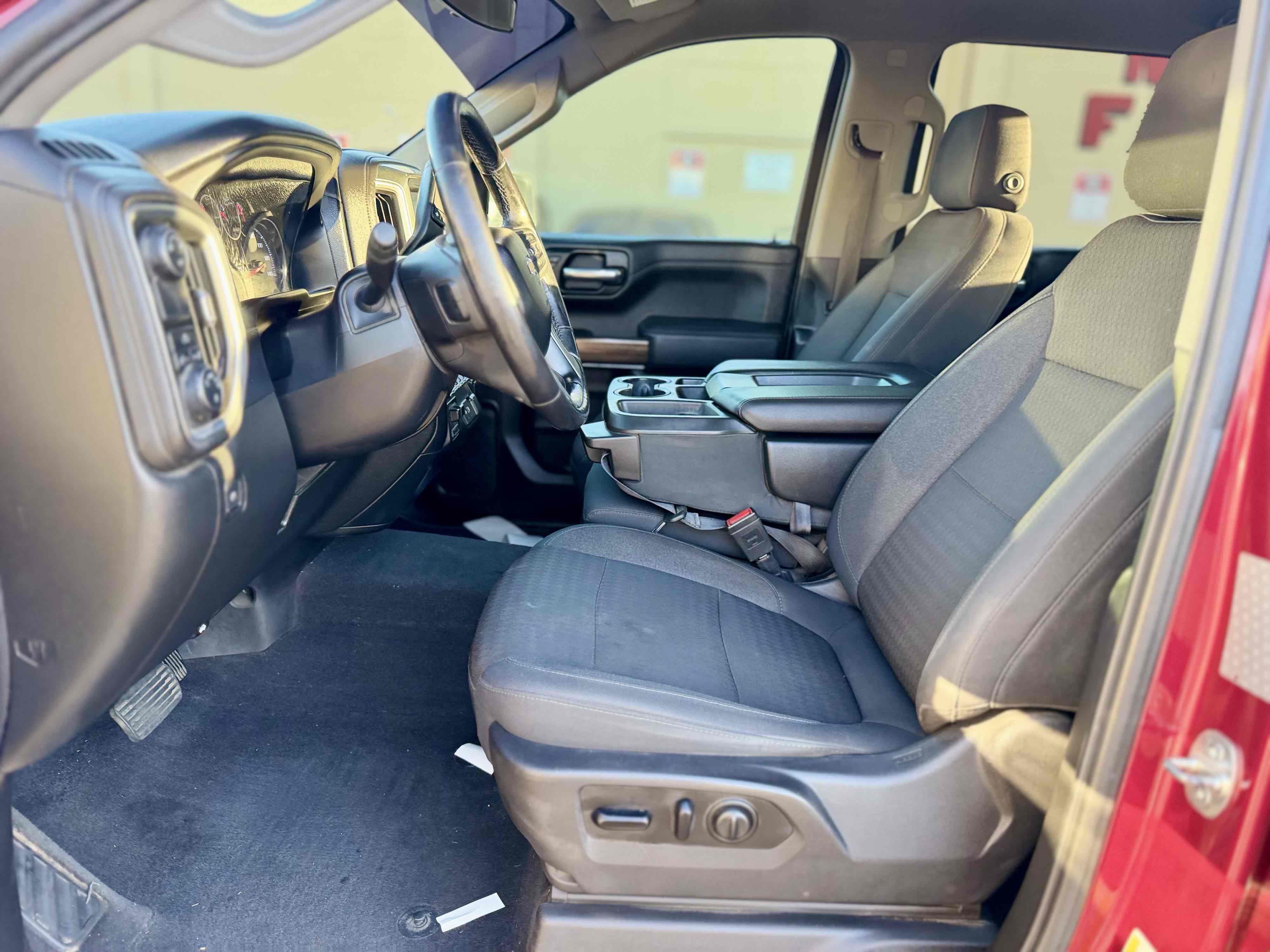 Chevrolet Silverado photo 25