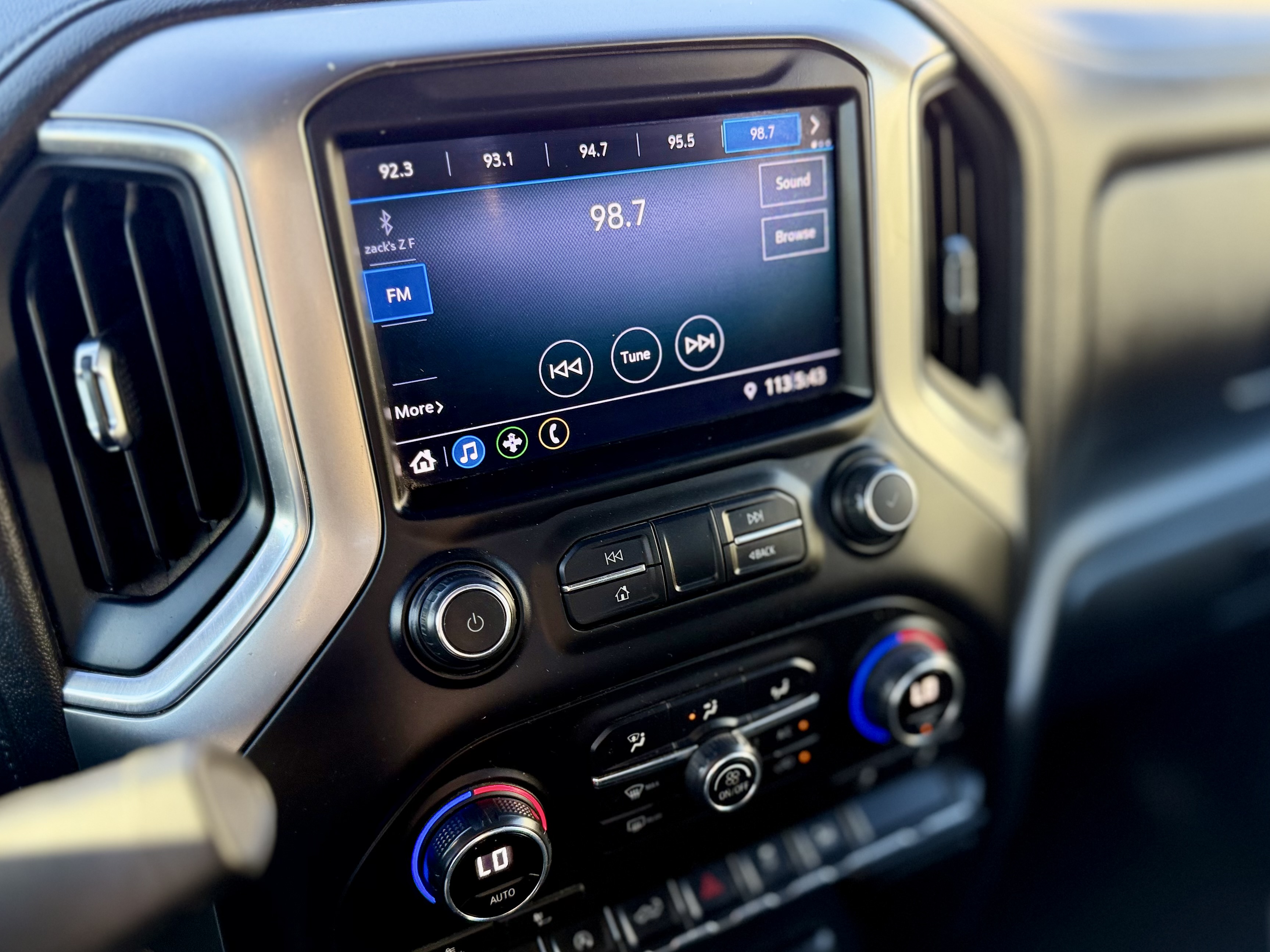 Chevrolet Silverado photo 29