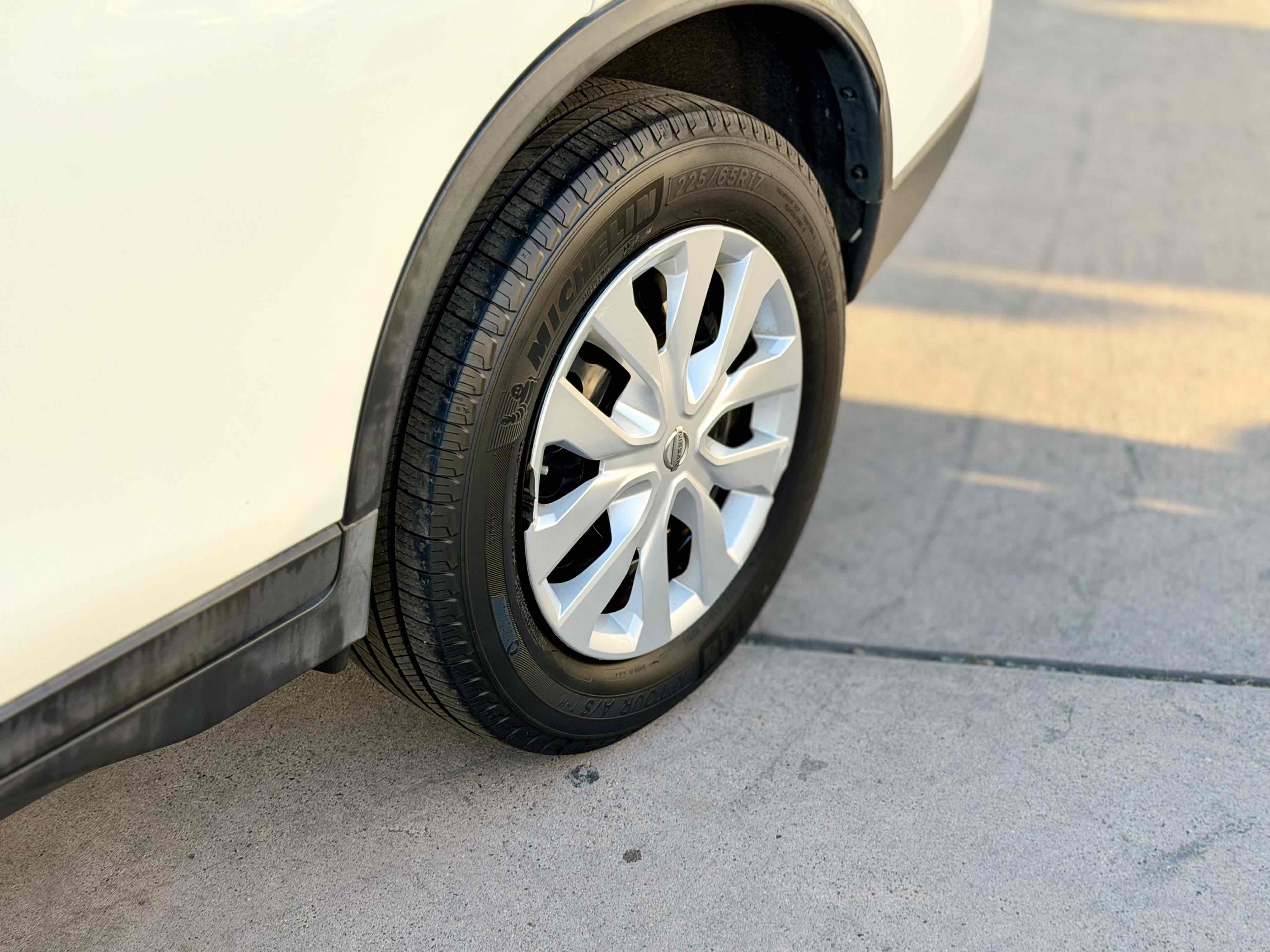 Photo 13 of this Nissan Rogue