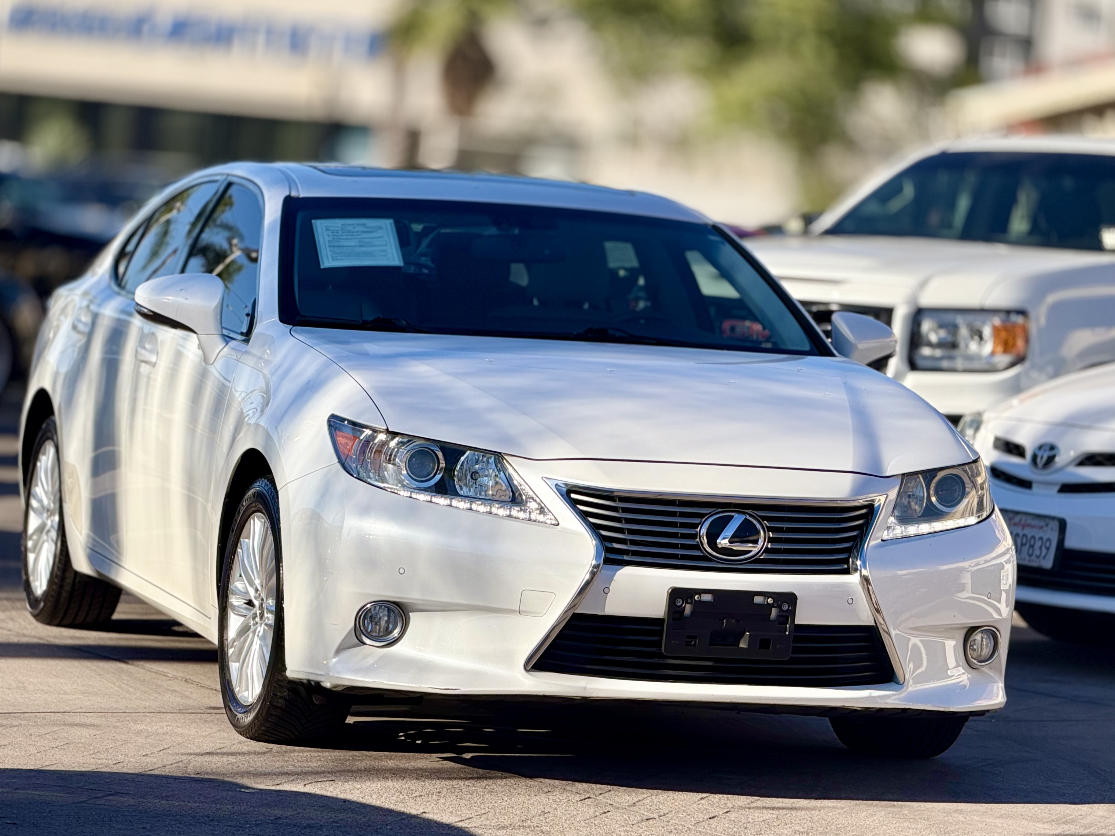 Photo 4 of this Lexus ES 350