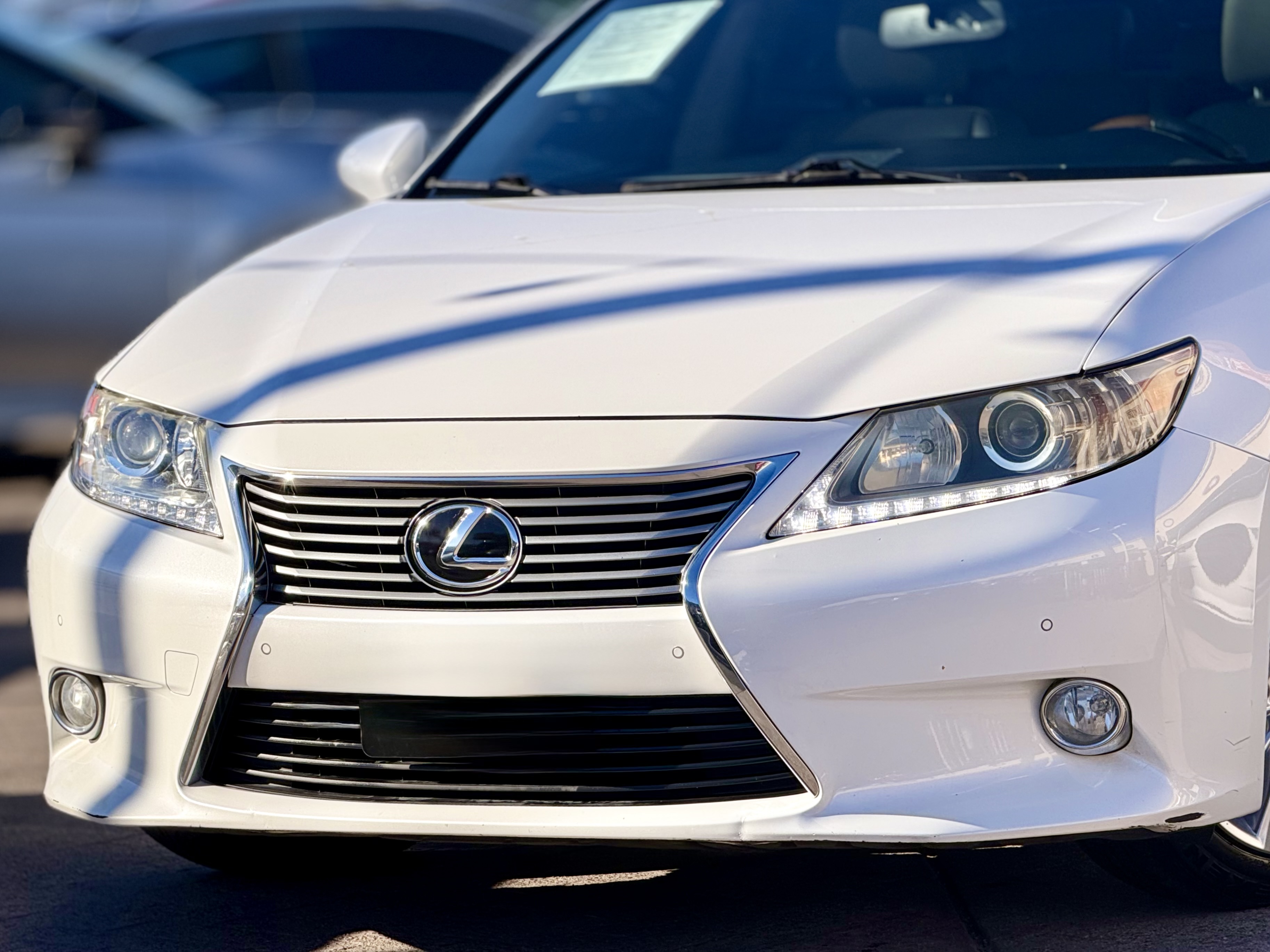 Photo 5 of this Lexus ES 350