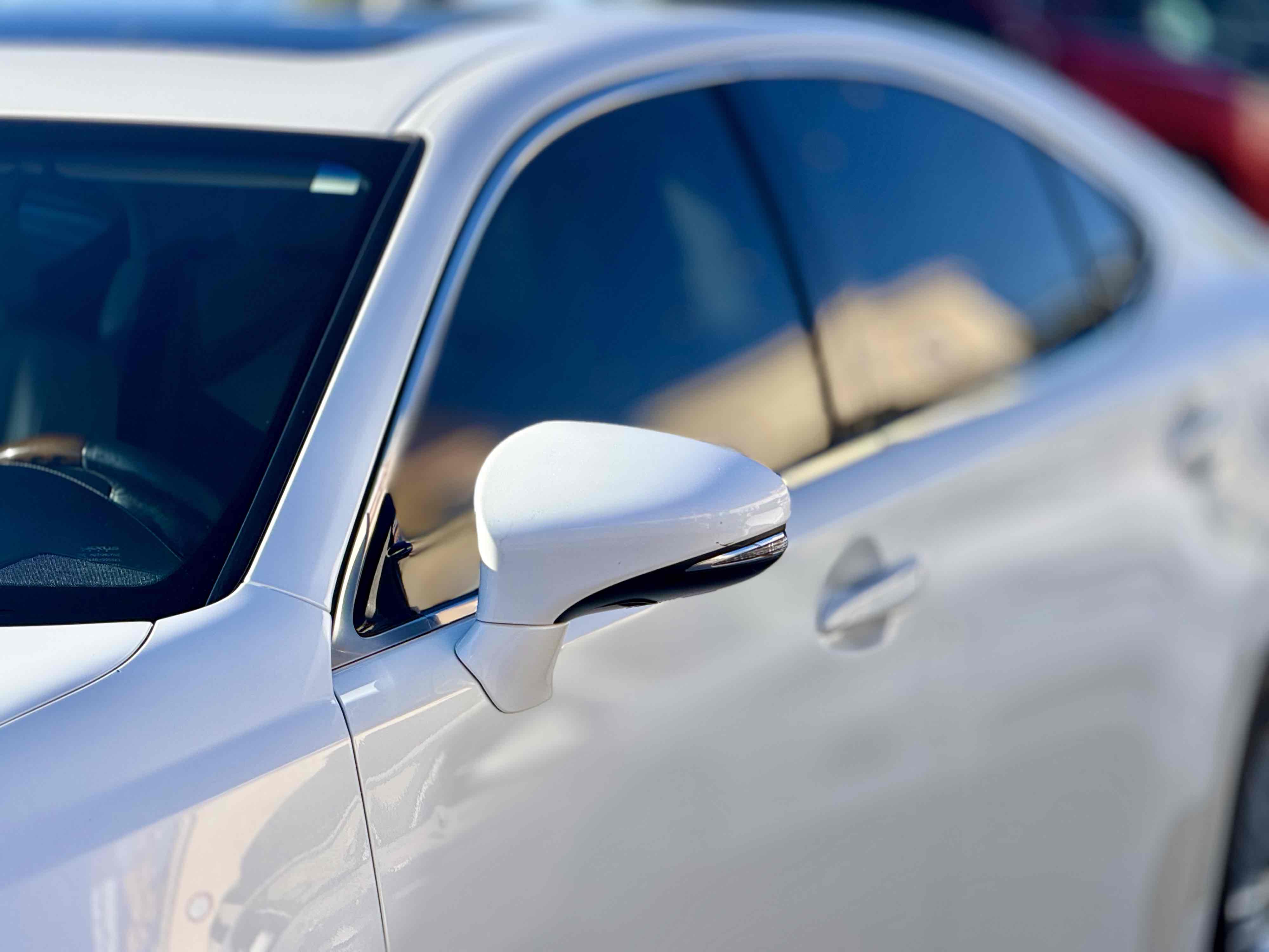 Photo 7 of this Lexus ES 350