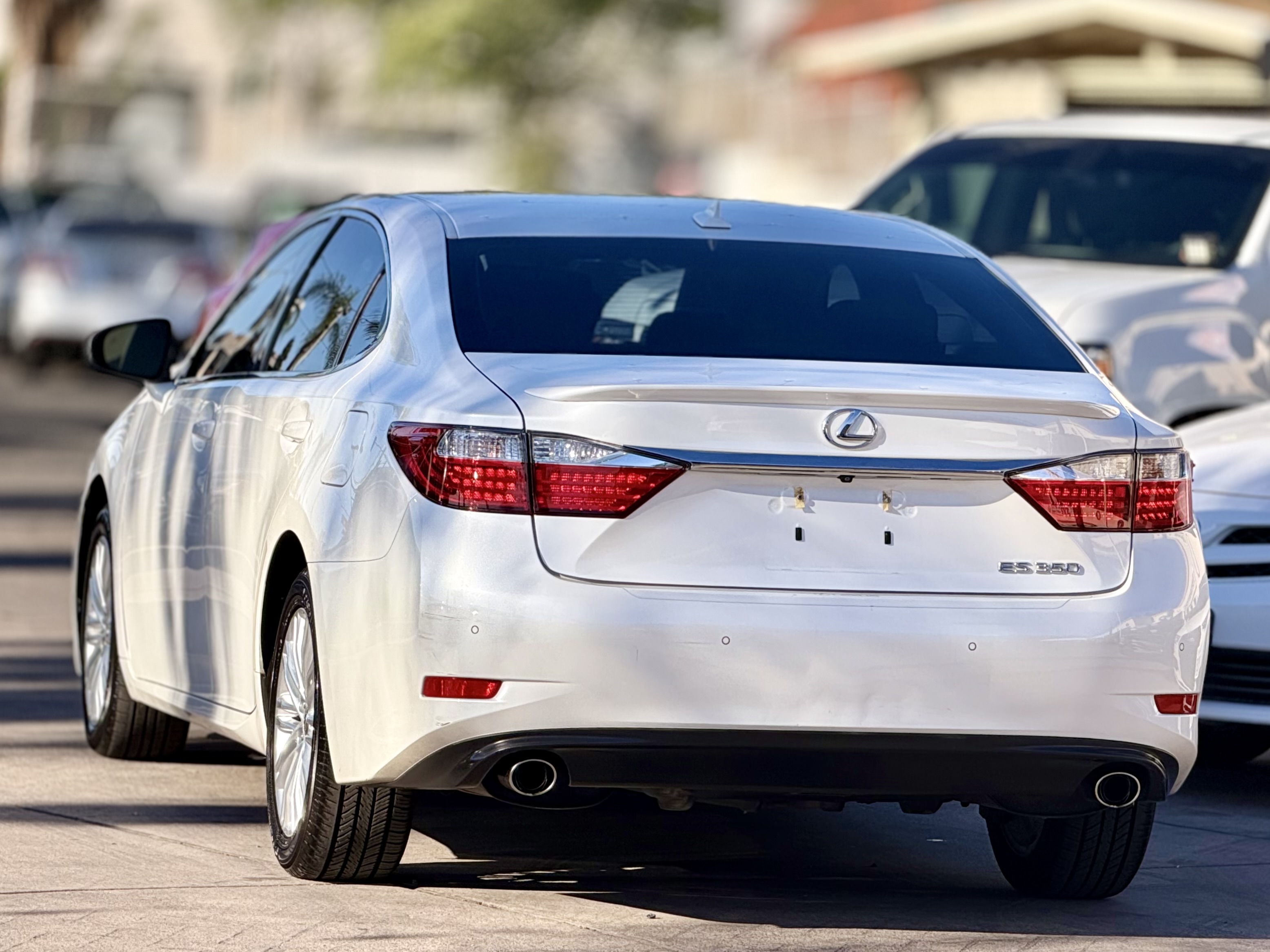 Photo 12 of this Lexus ES 350