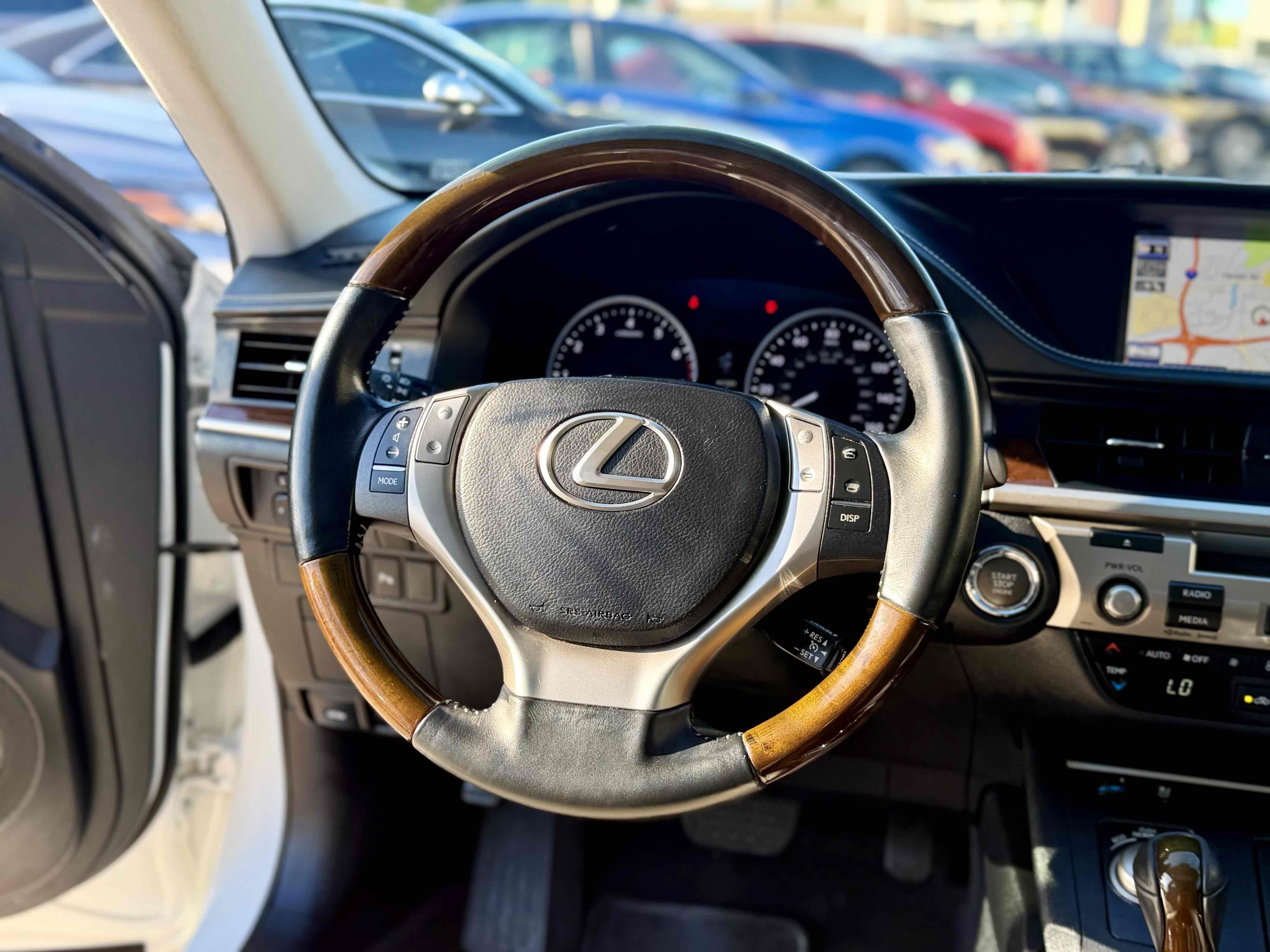 Photo 19 of this Lexus ES 350