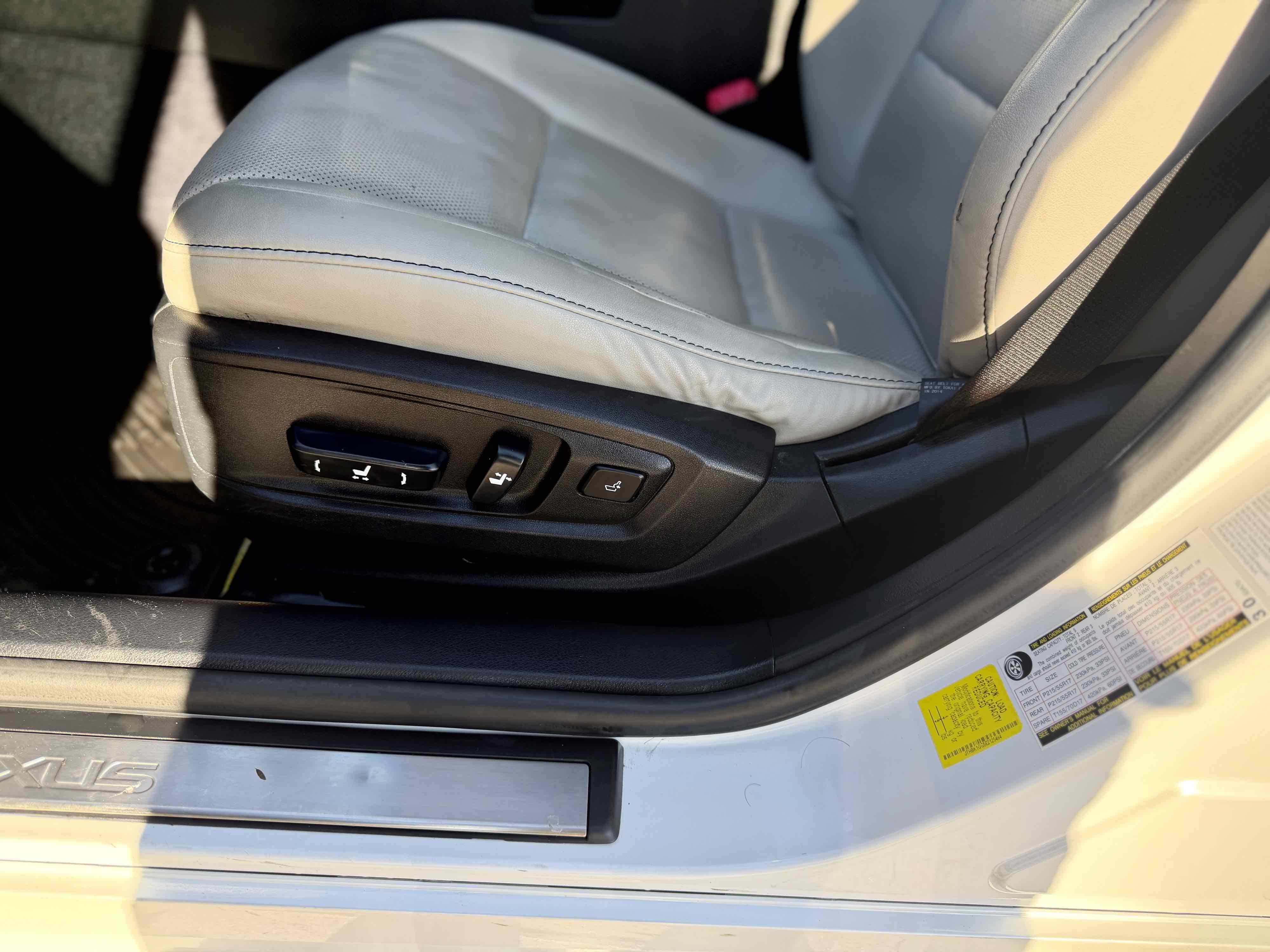 Photo 22 of this Lexus ES 350