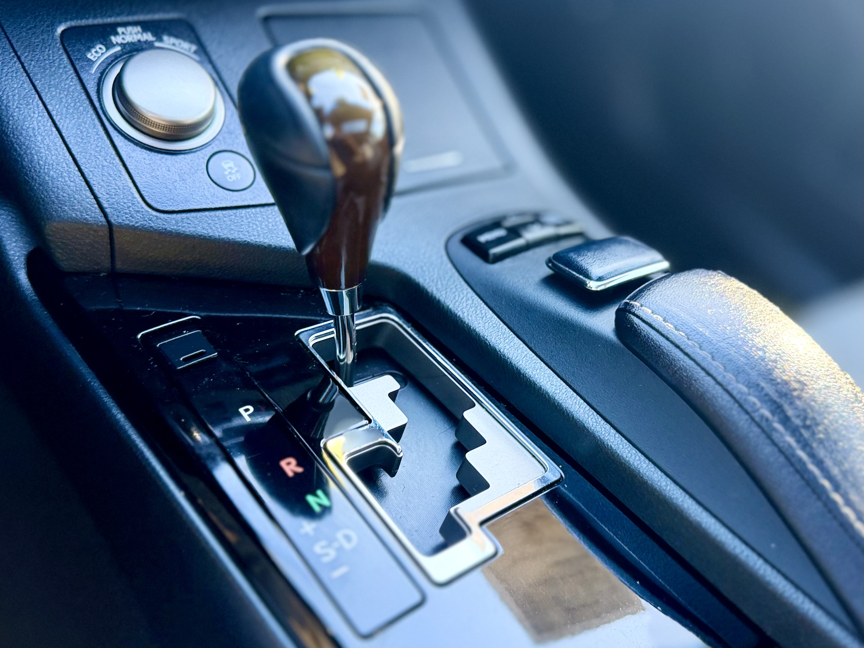 Photo 33 of this Lexus ES 350