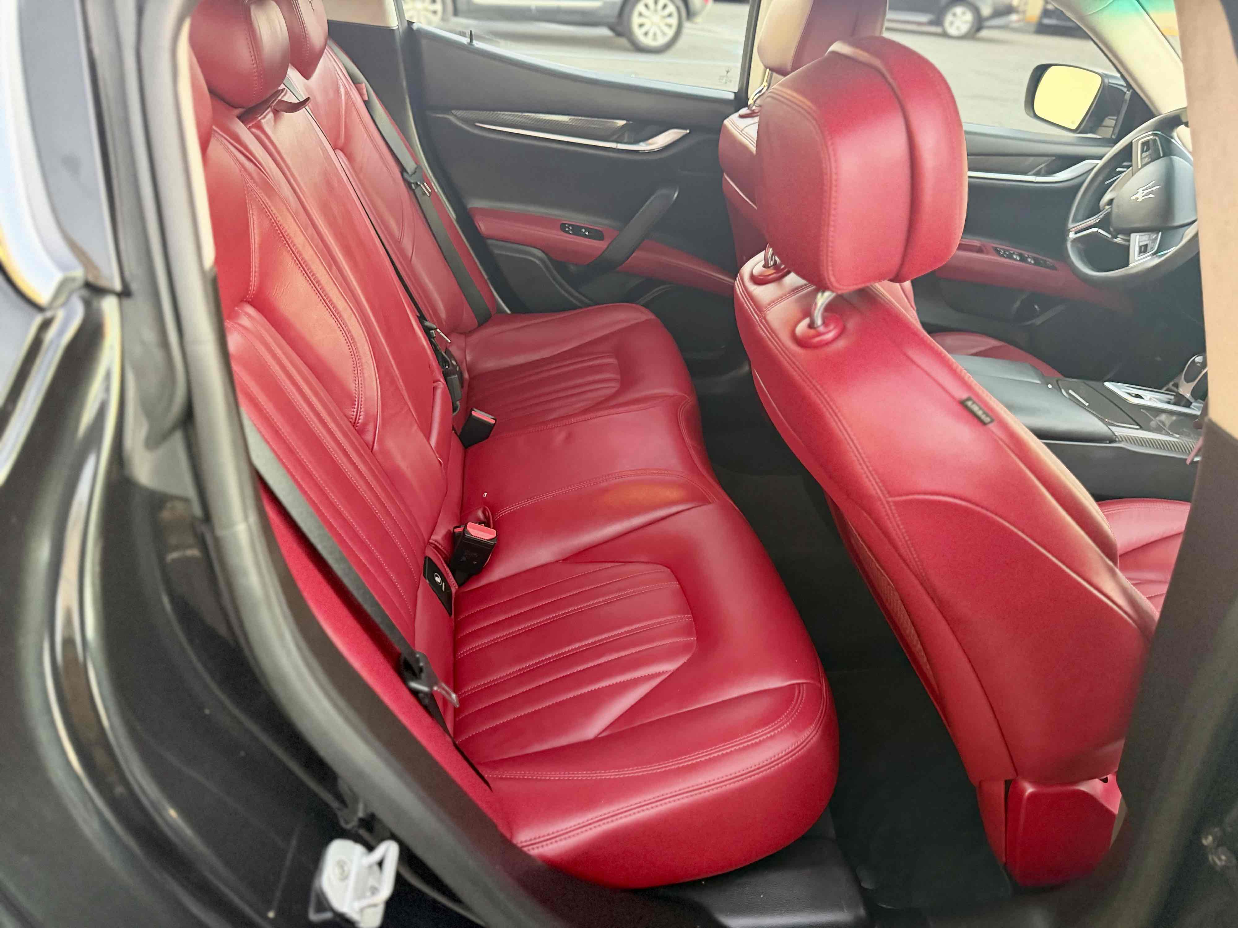 Photo 3 of this Maserati Ghibli