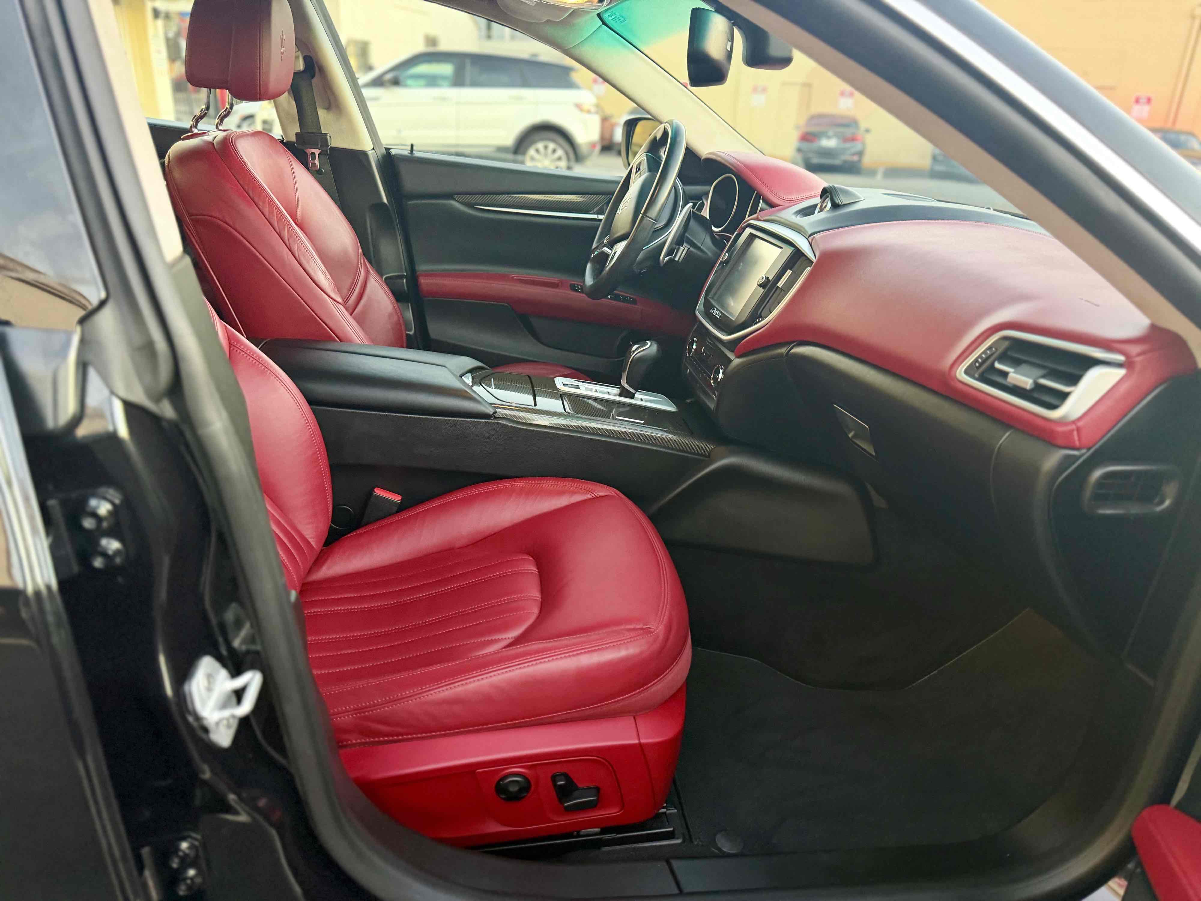 Photo 4 of this Maserati Ghibli