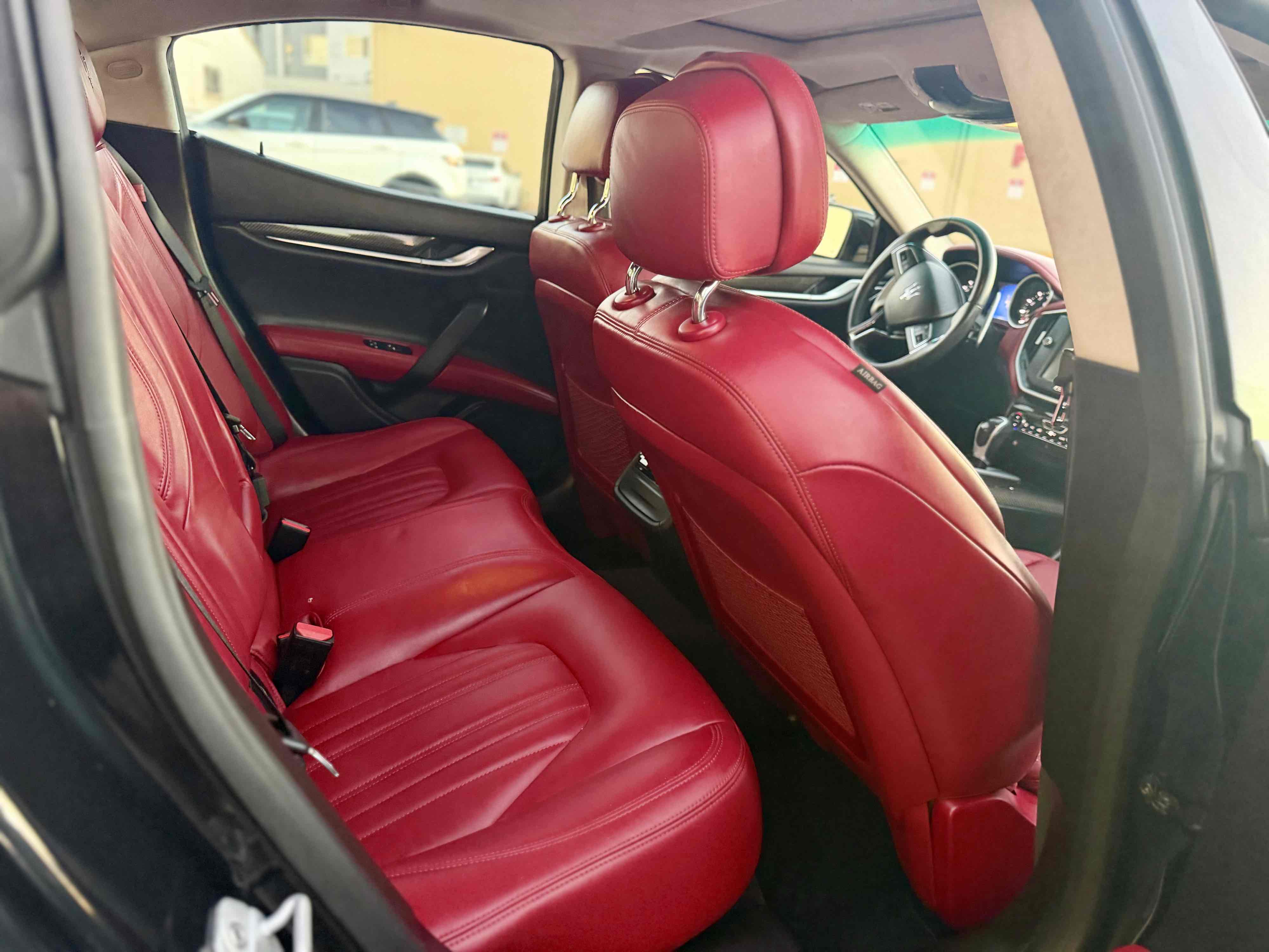 Photo 6 of this Maserati Ghibli