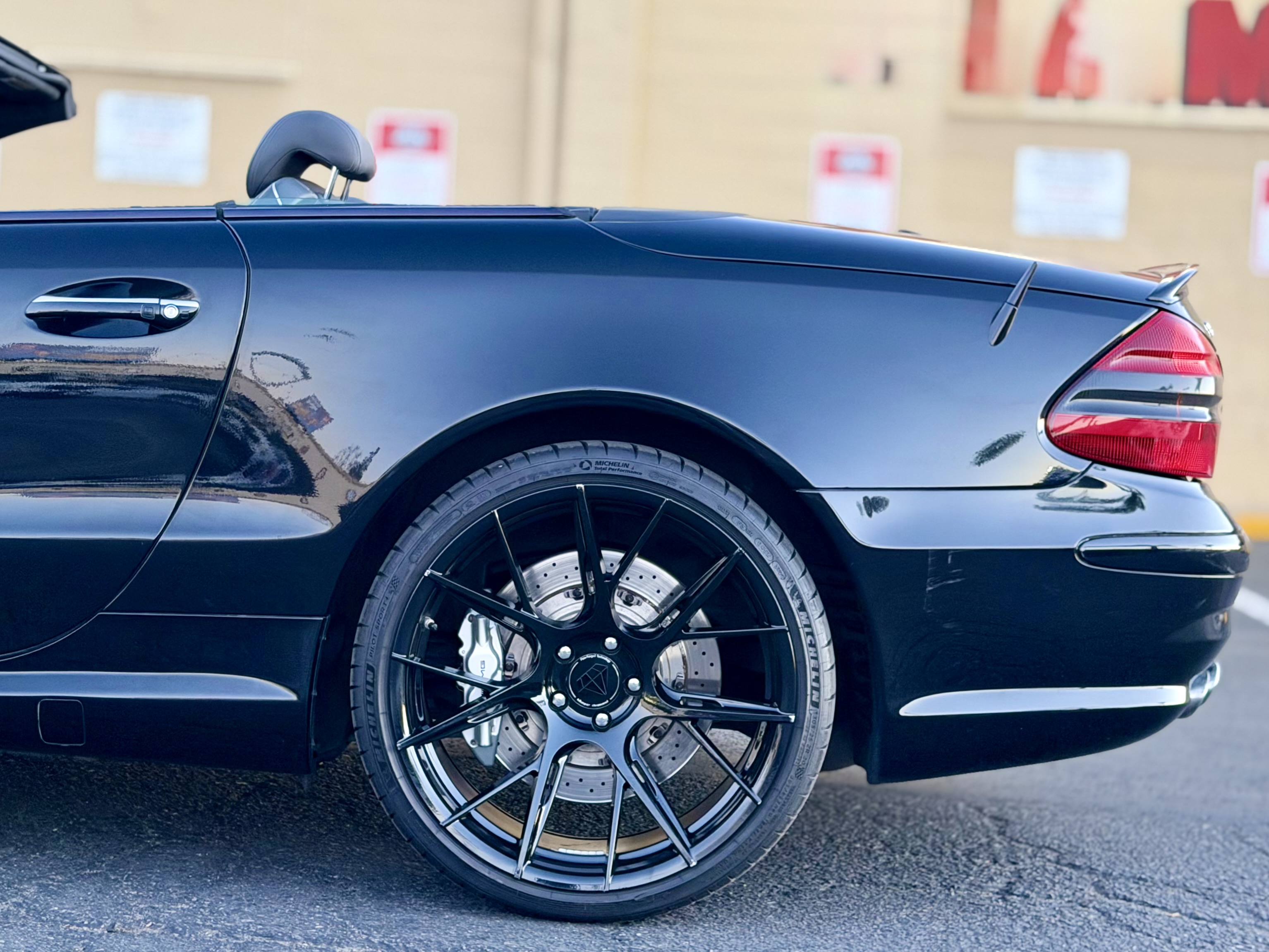 Mercedes-Benz SL65 photo 27