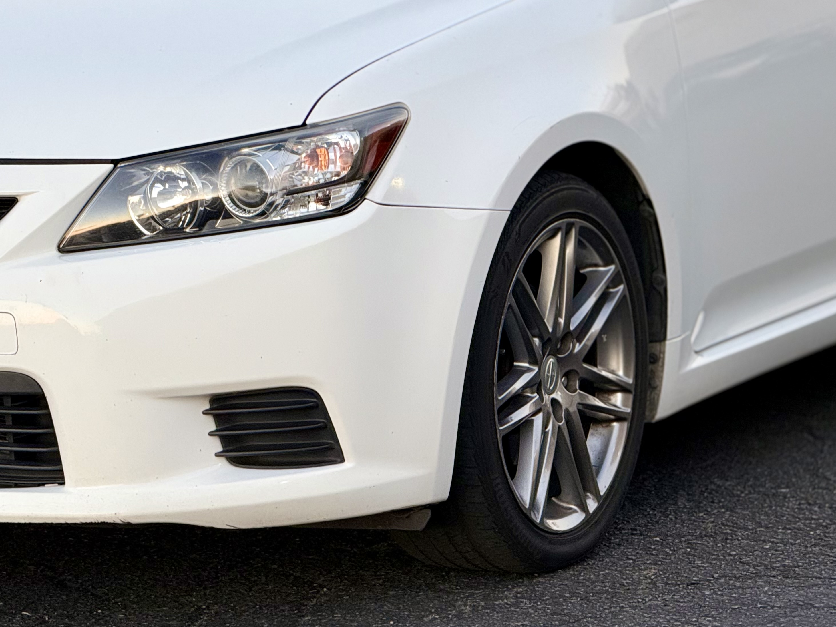 Scion tC photo 7