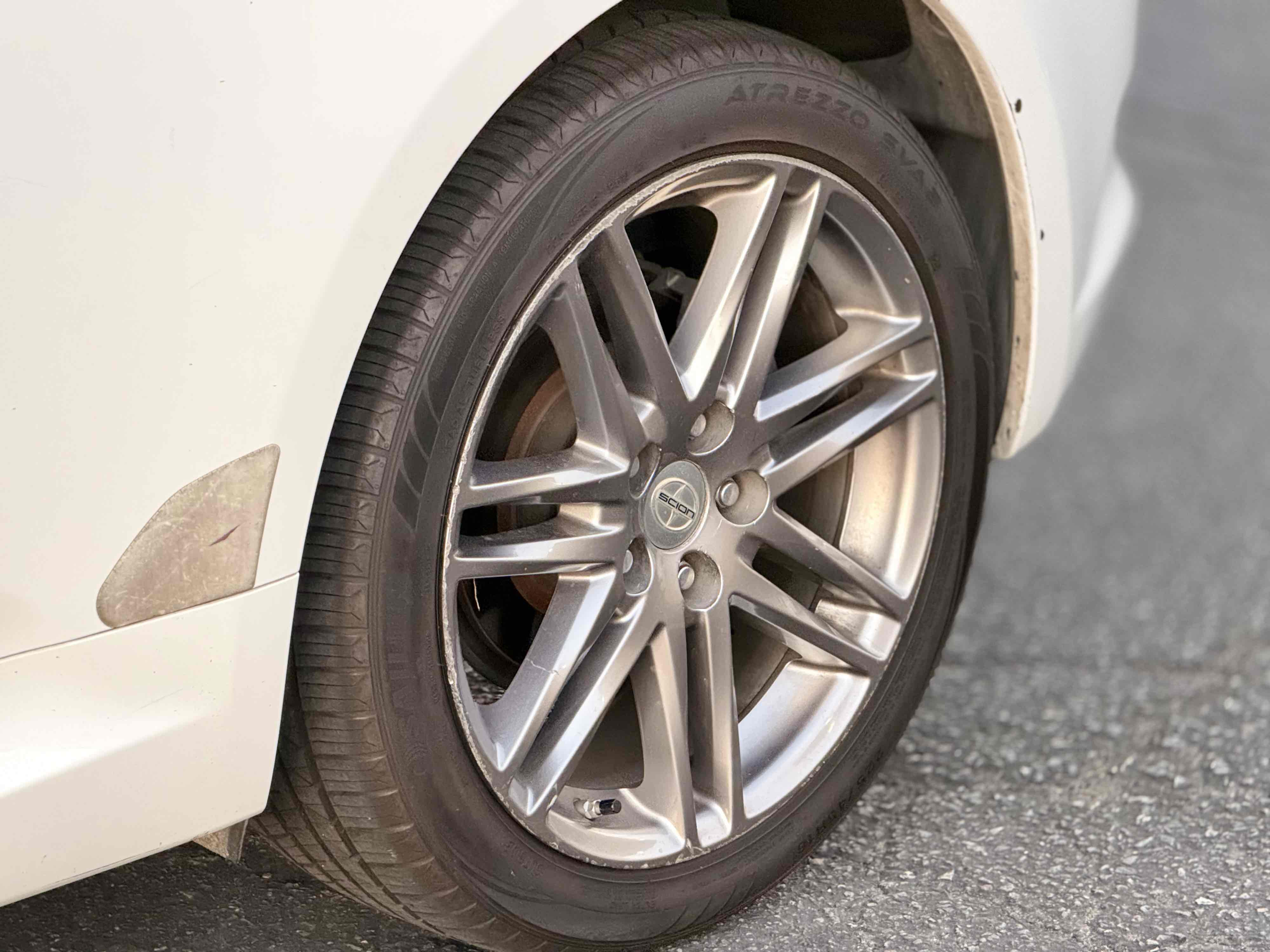 Scion tC photo 9