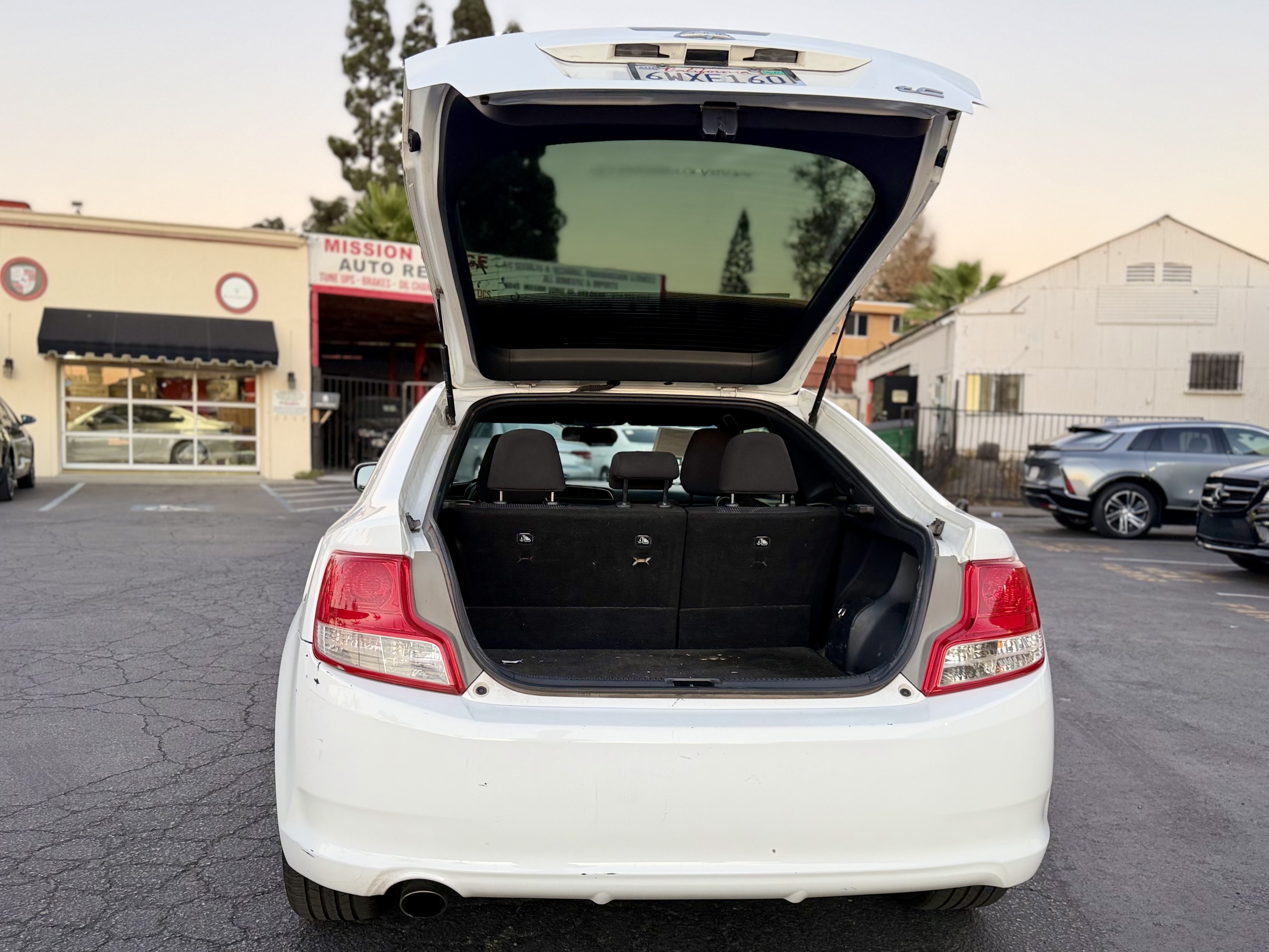 Scion tC photo 12