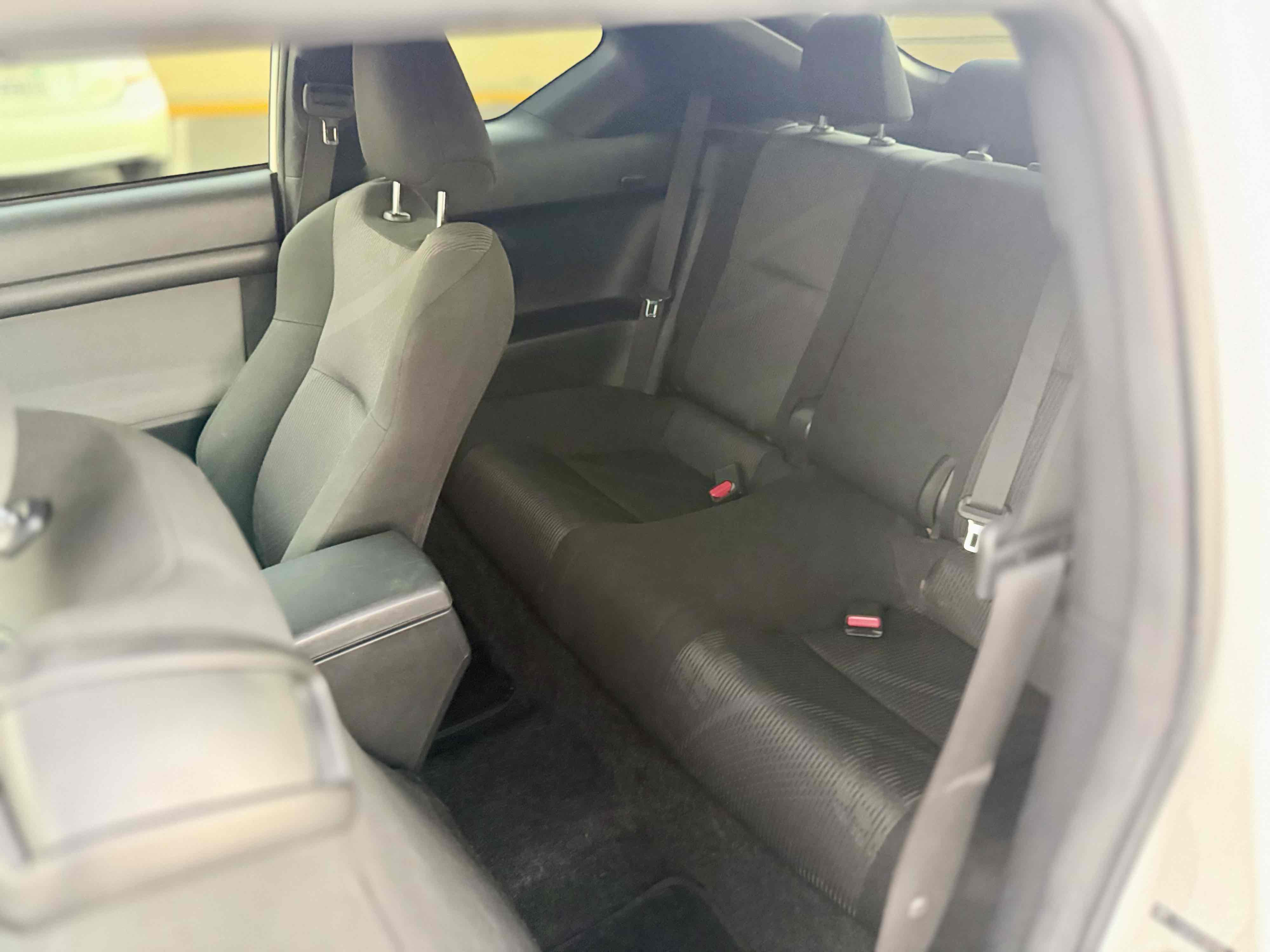 Scion tC photo 21