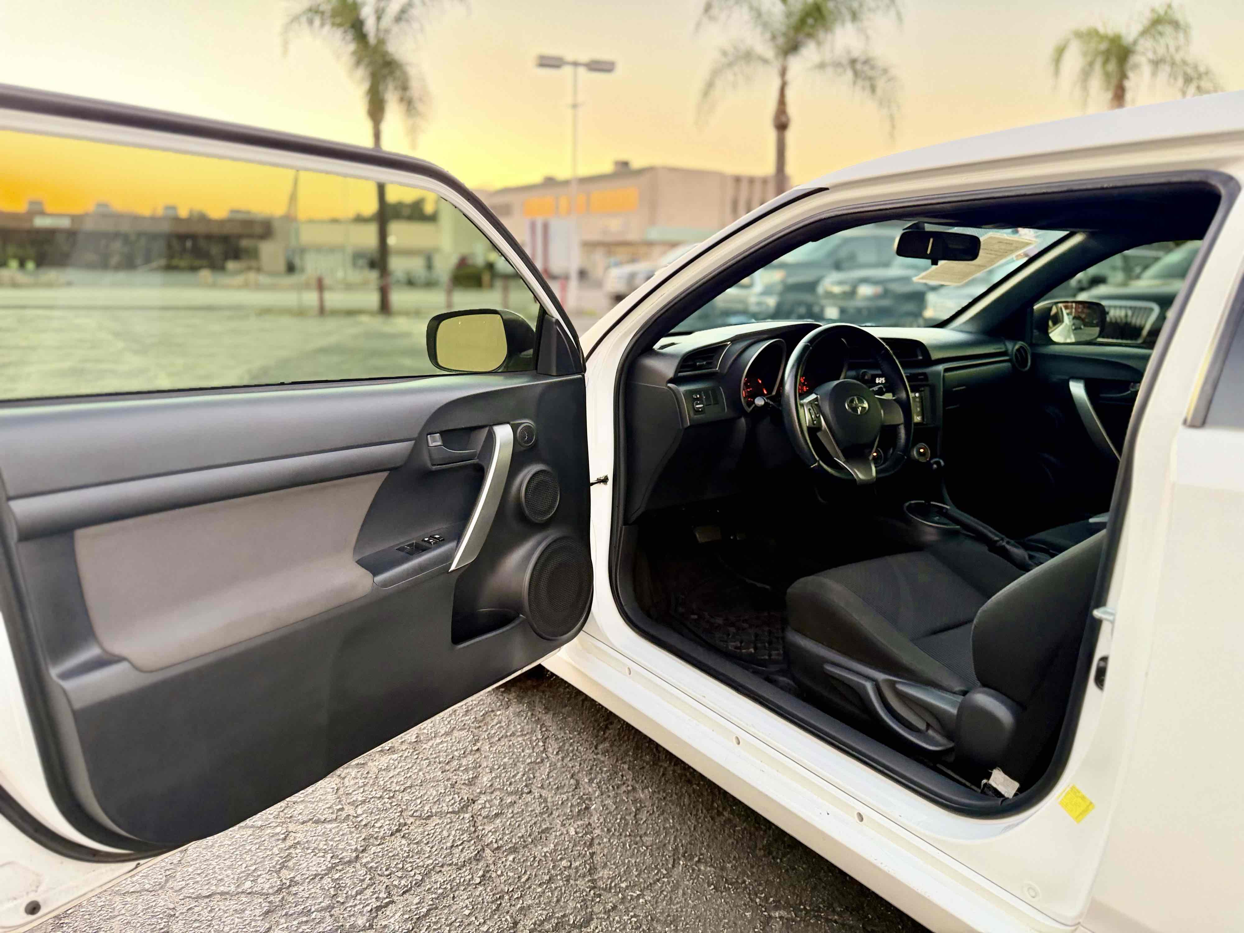 Scion tC photo 24