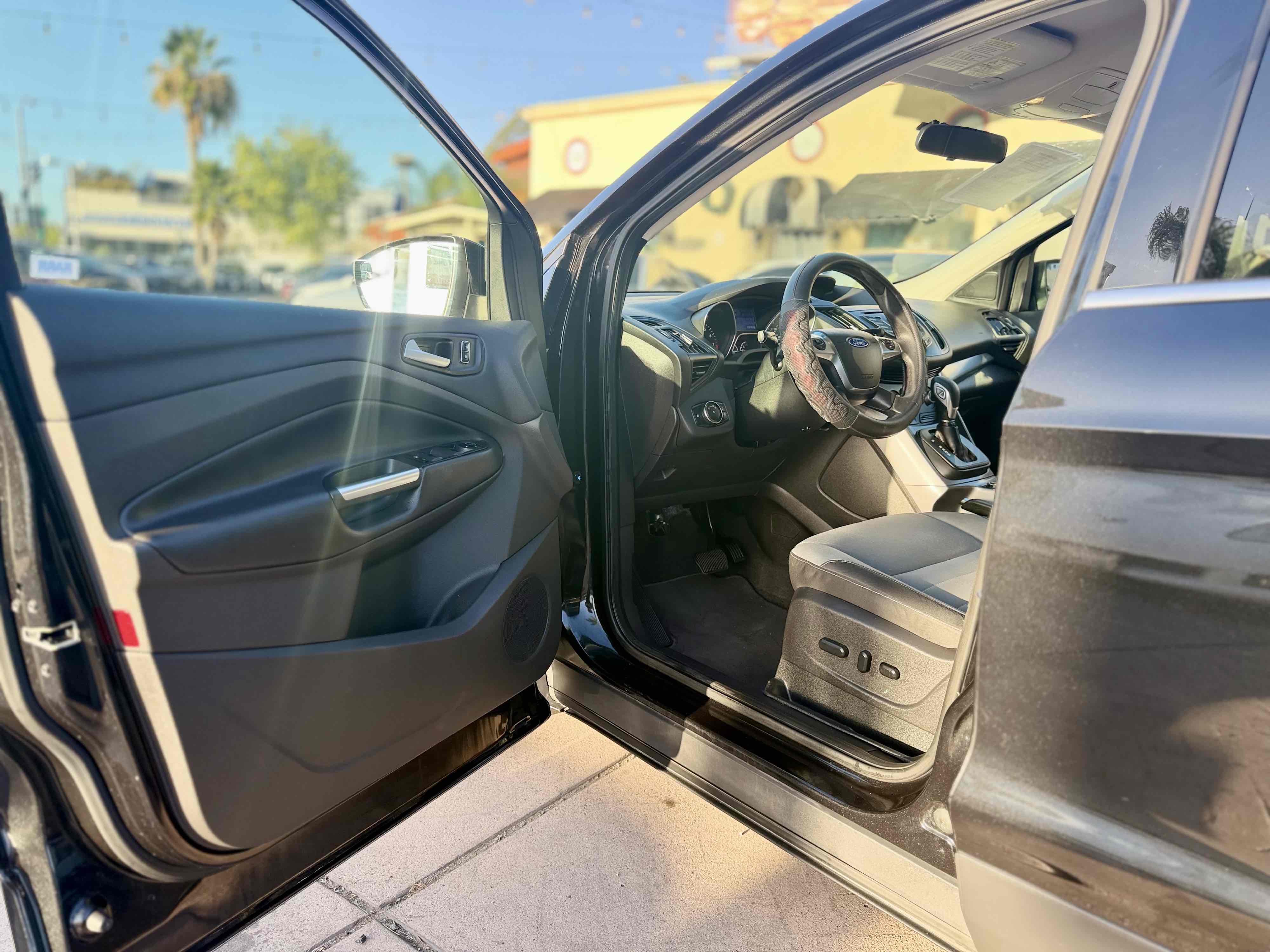 Photo 13 of this Ford Escape