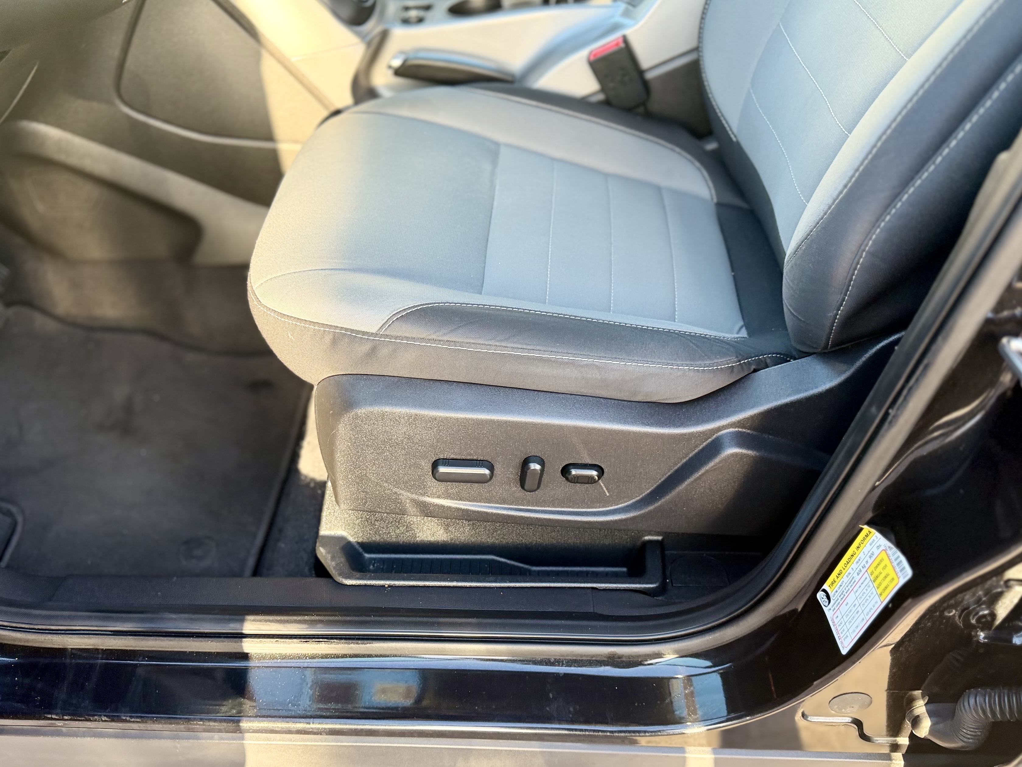 Photo 20 of this Ford Escape