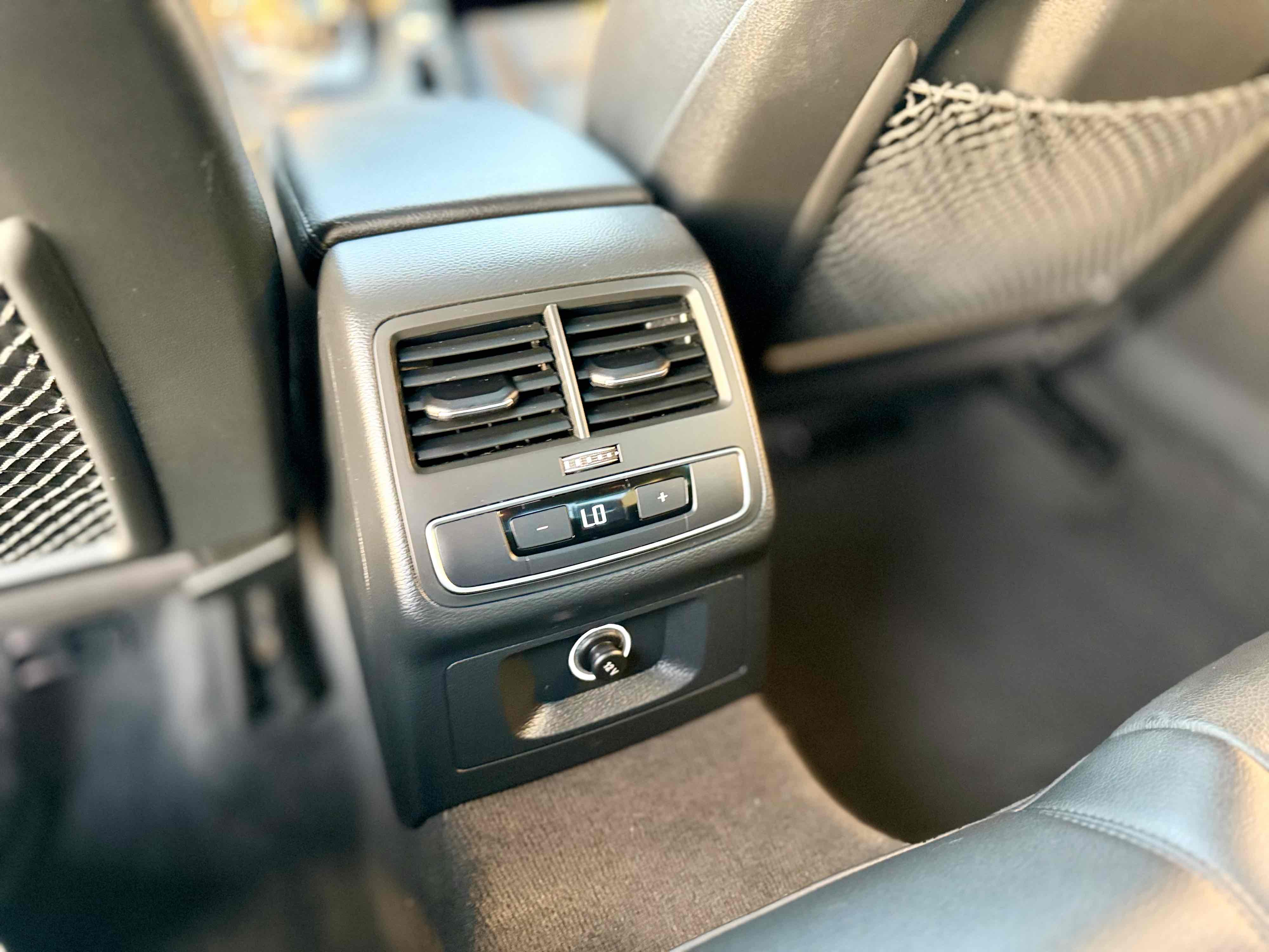 Photo 35 of this Audi A4