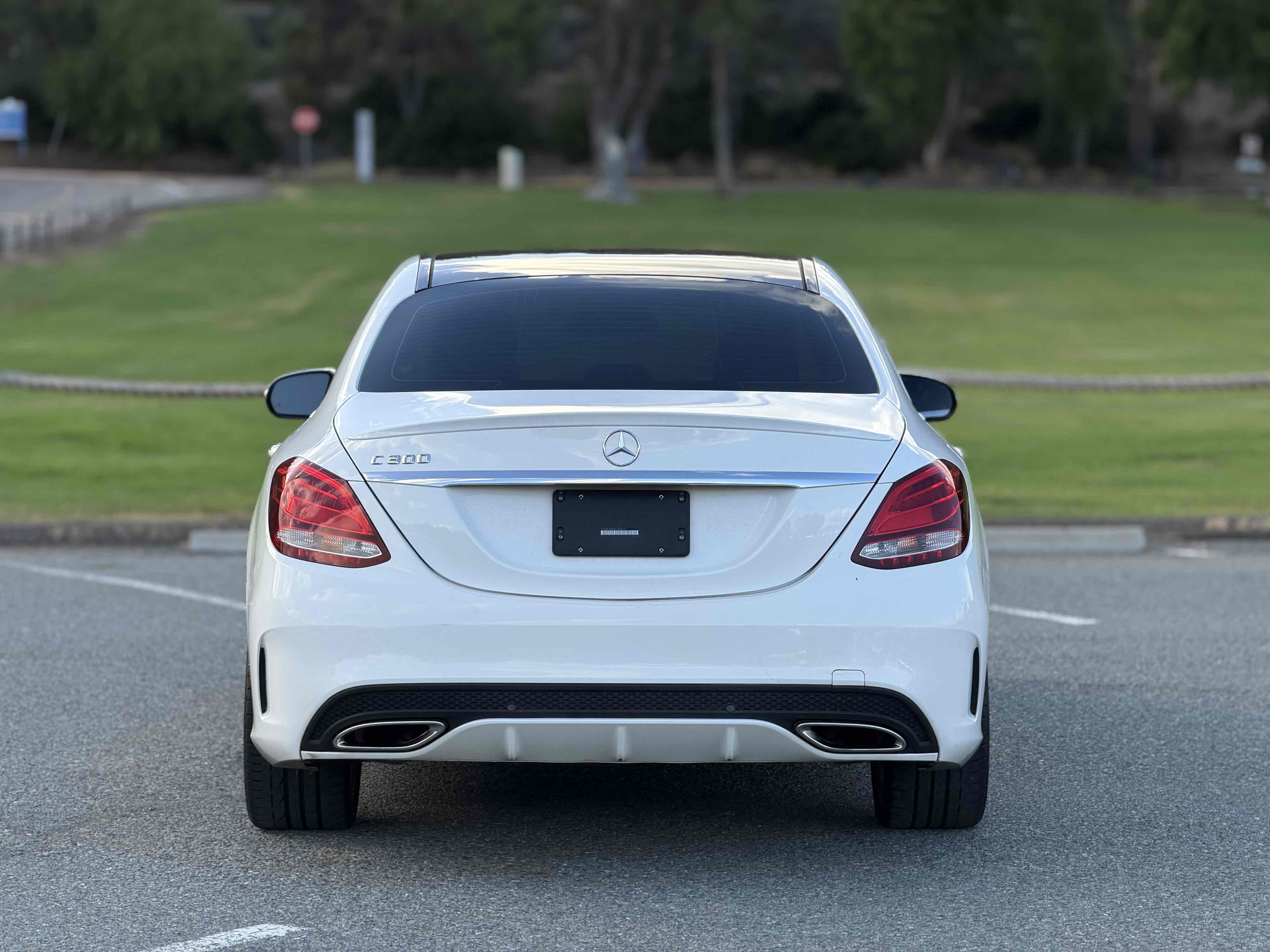 Photo 9 of this Mercedes-Benz C 300