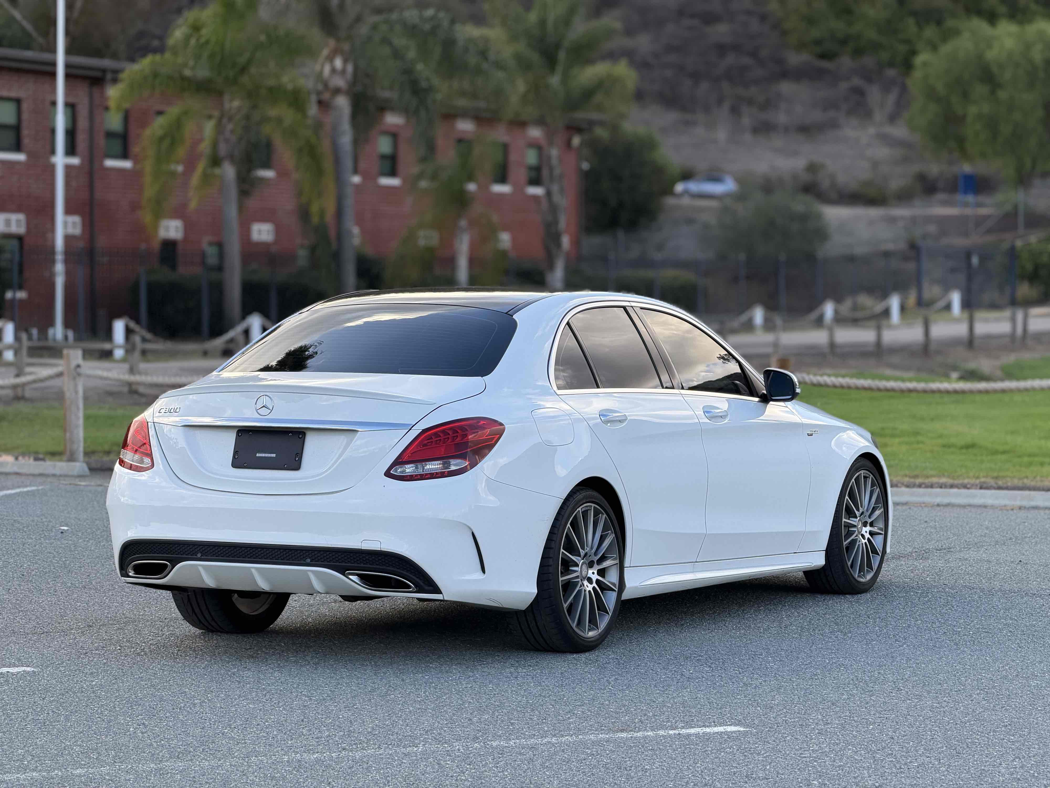Photo 10 of this Mercedes-Benz C 300