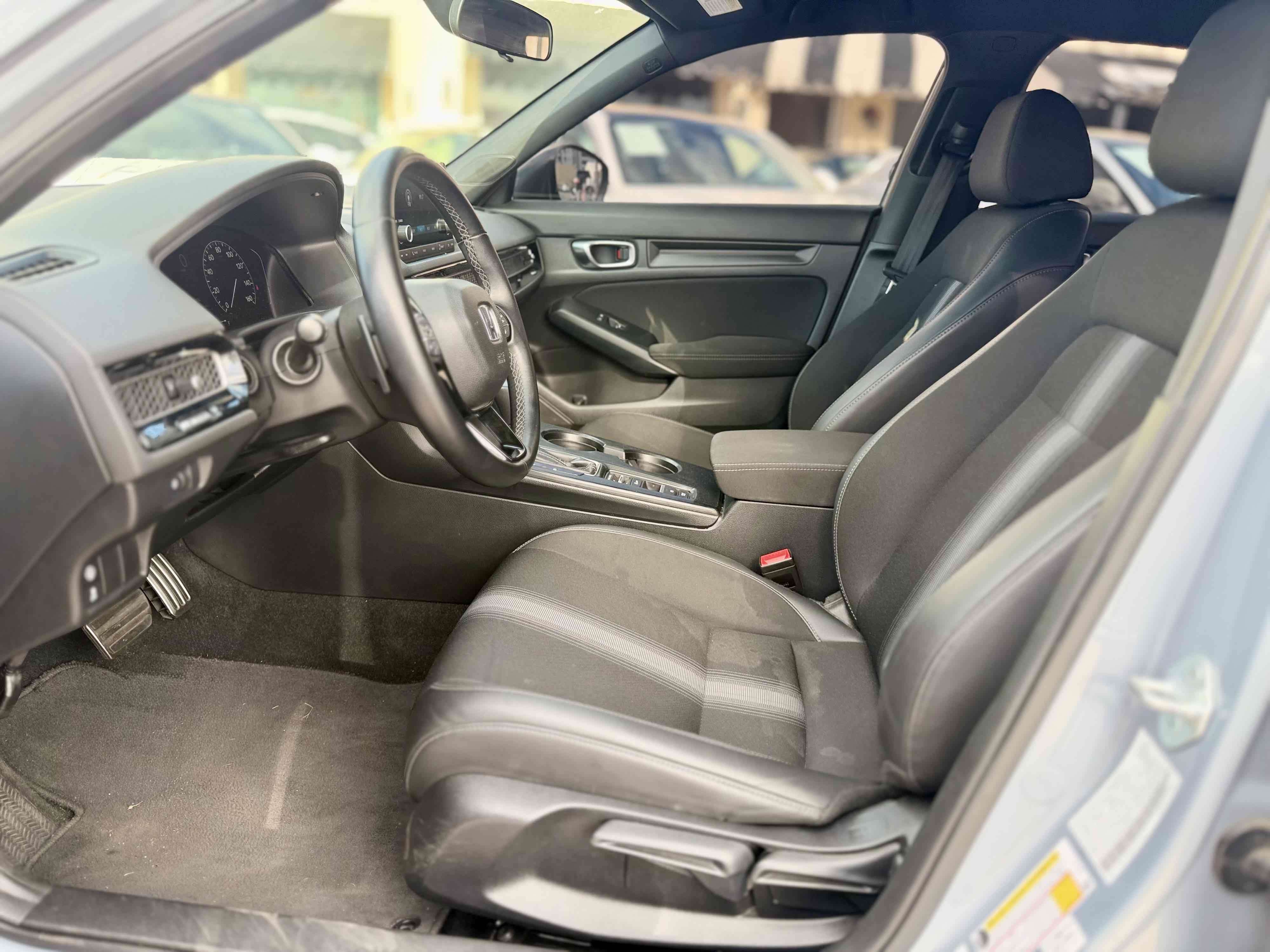 Photo 15 of this Honda Civic Sedan