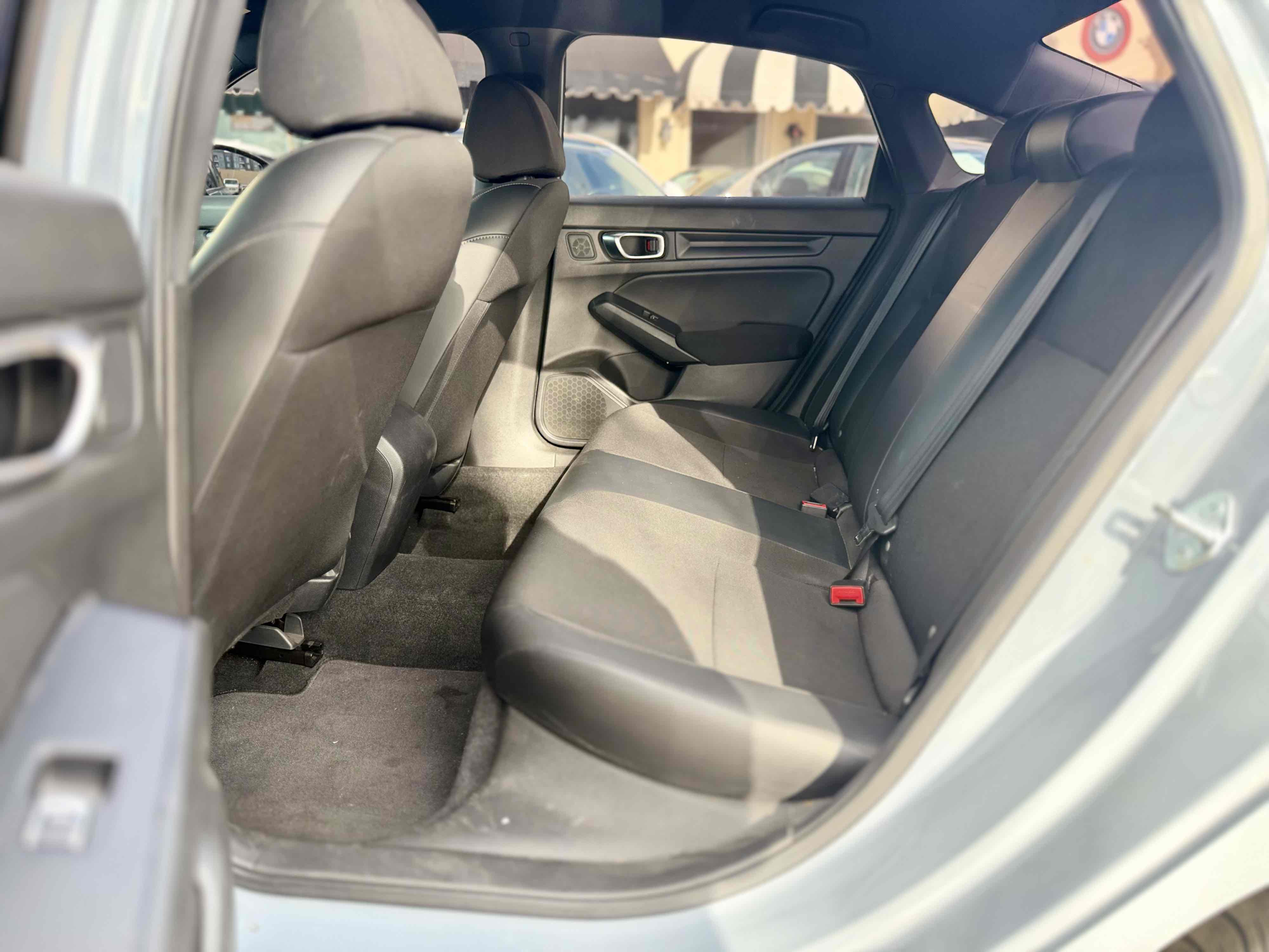 Photo 17 of this Honda Civic Sedan