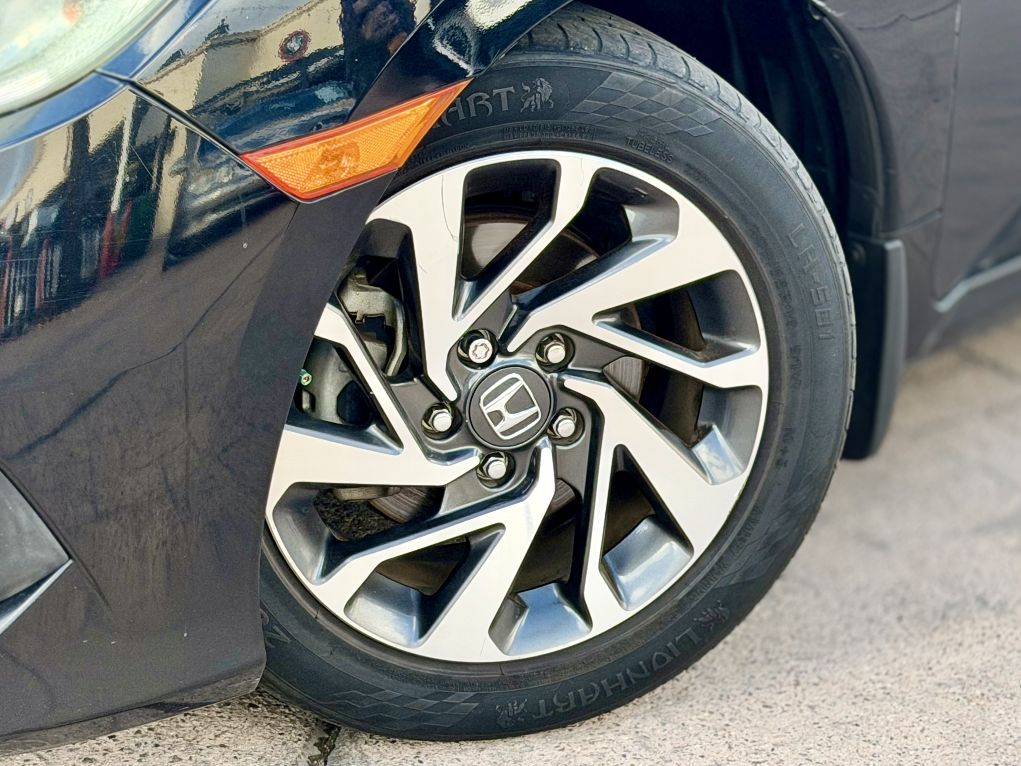 Photo 12 of this Honda Civic Sedan