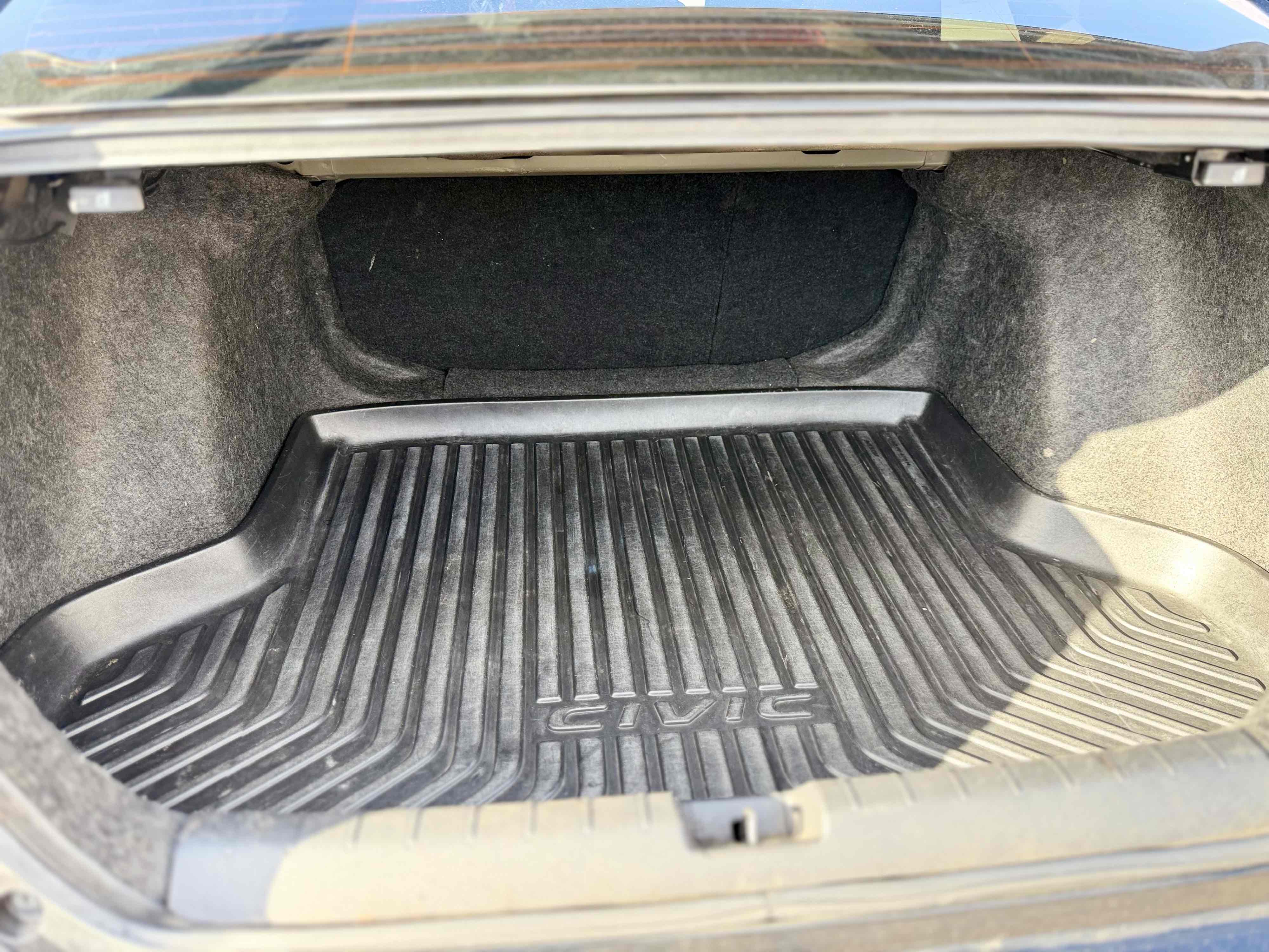 Photo 13 of this Honda Civic Sedan