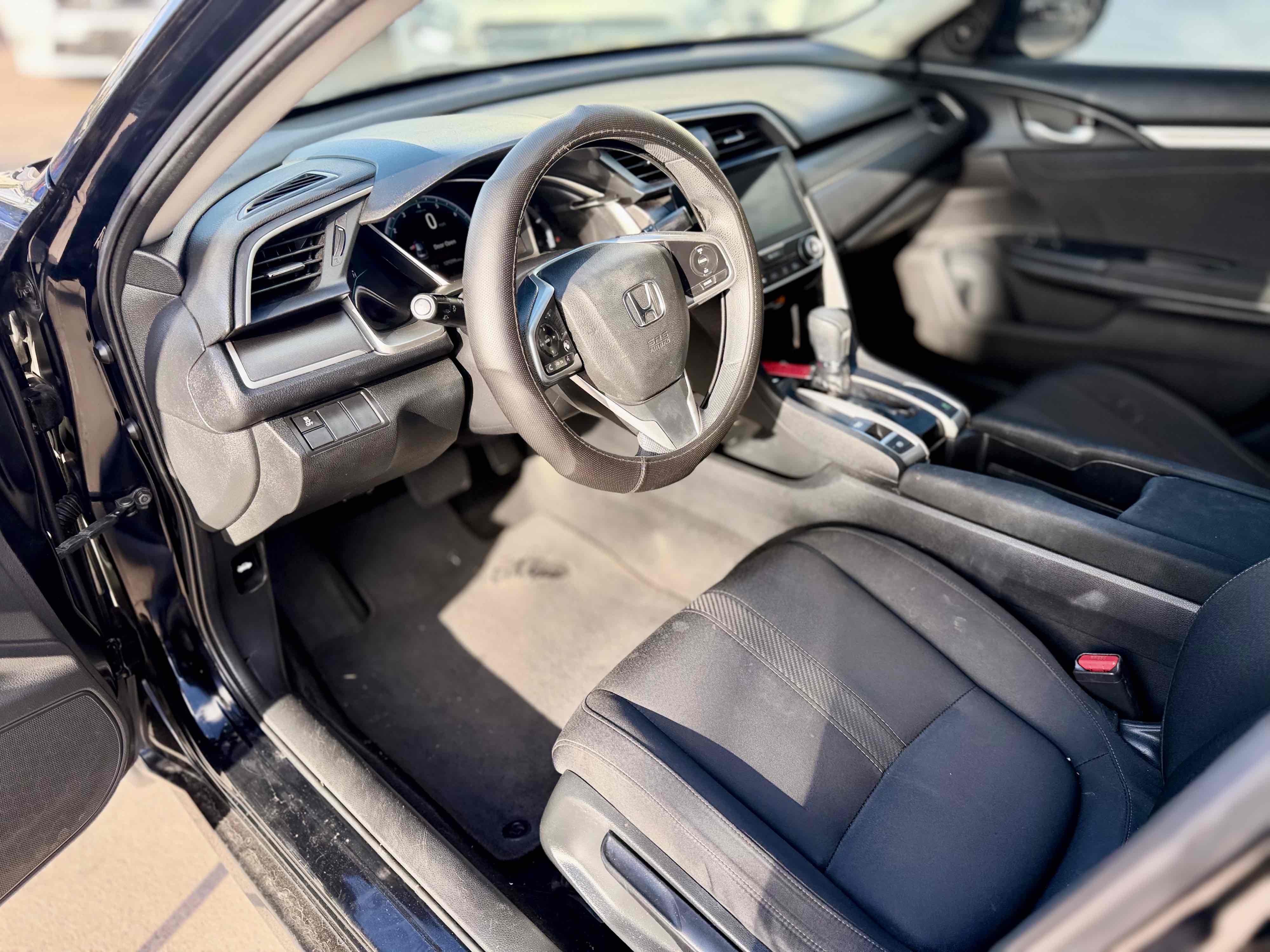 Photo 14 of this Honda Civic Sedan