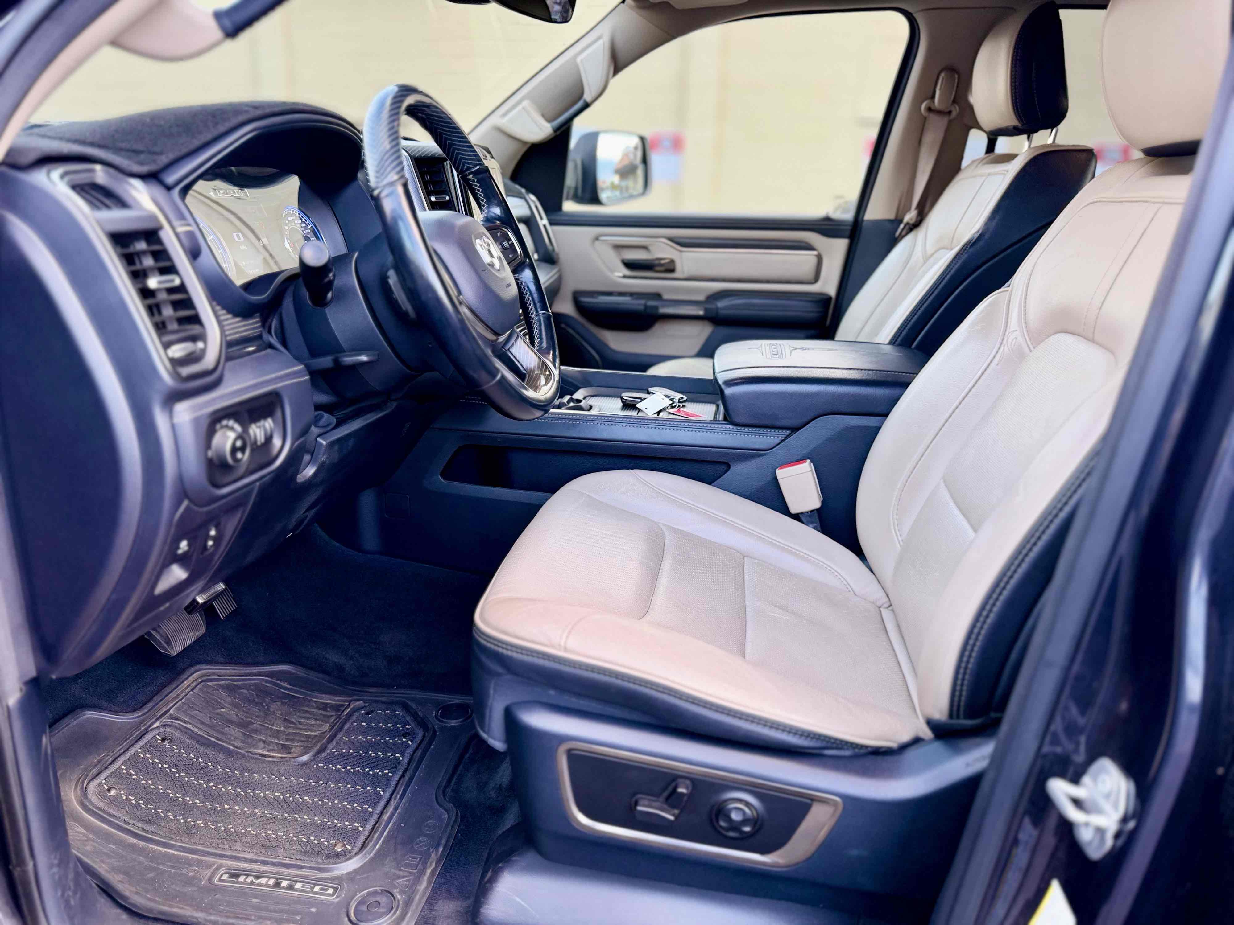 Photo 17 of this Ram 1500
