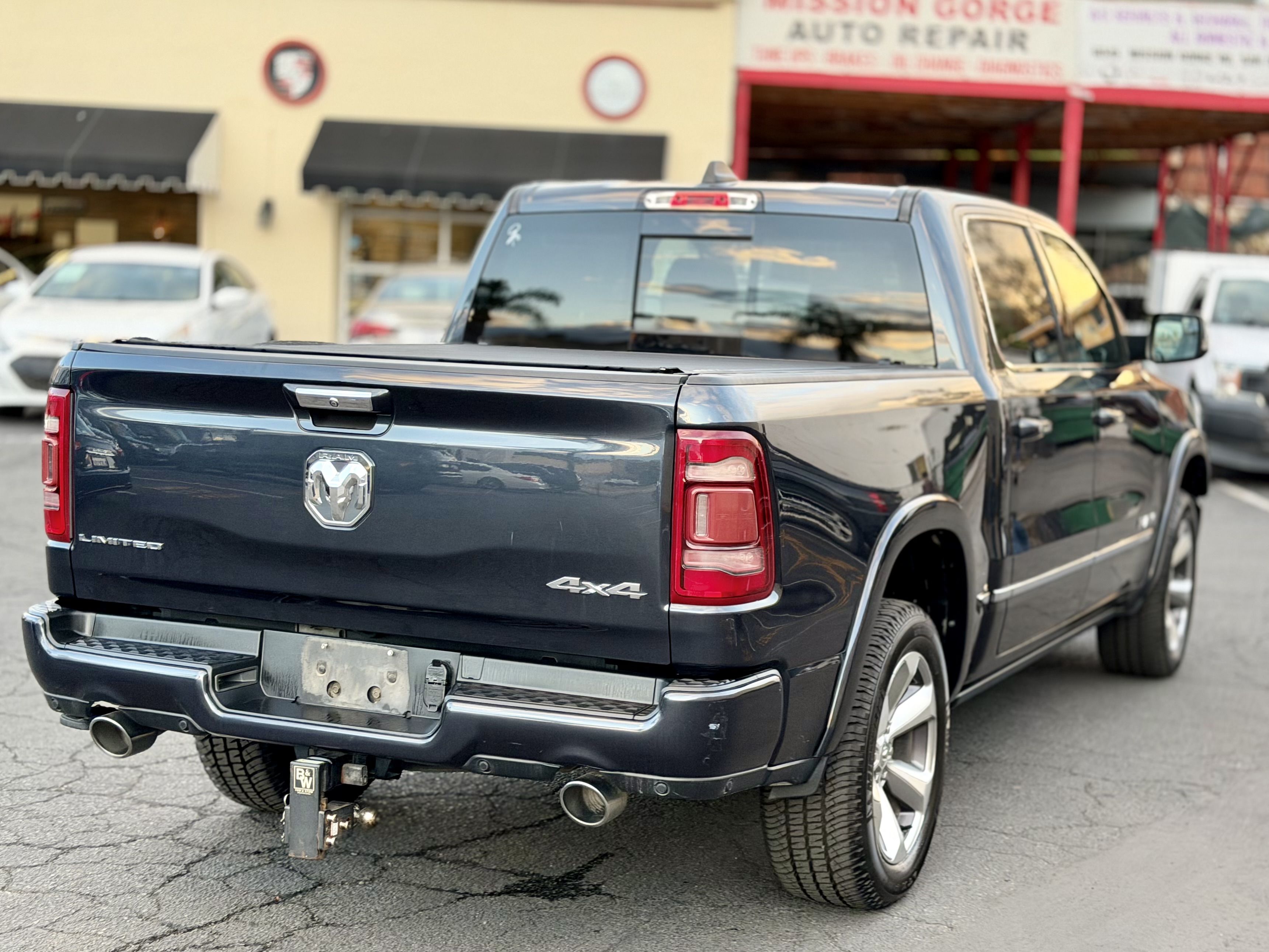 Photo 34 of this Ram 1500