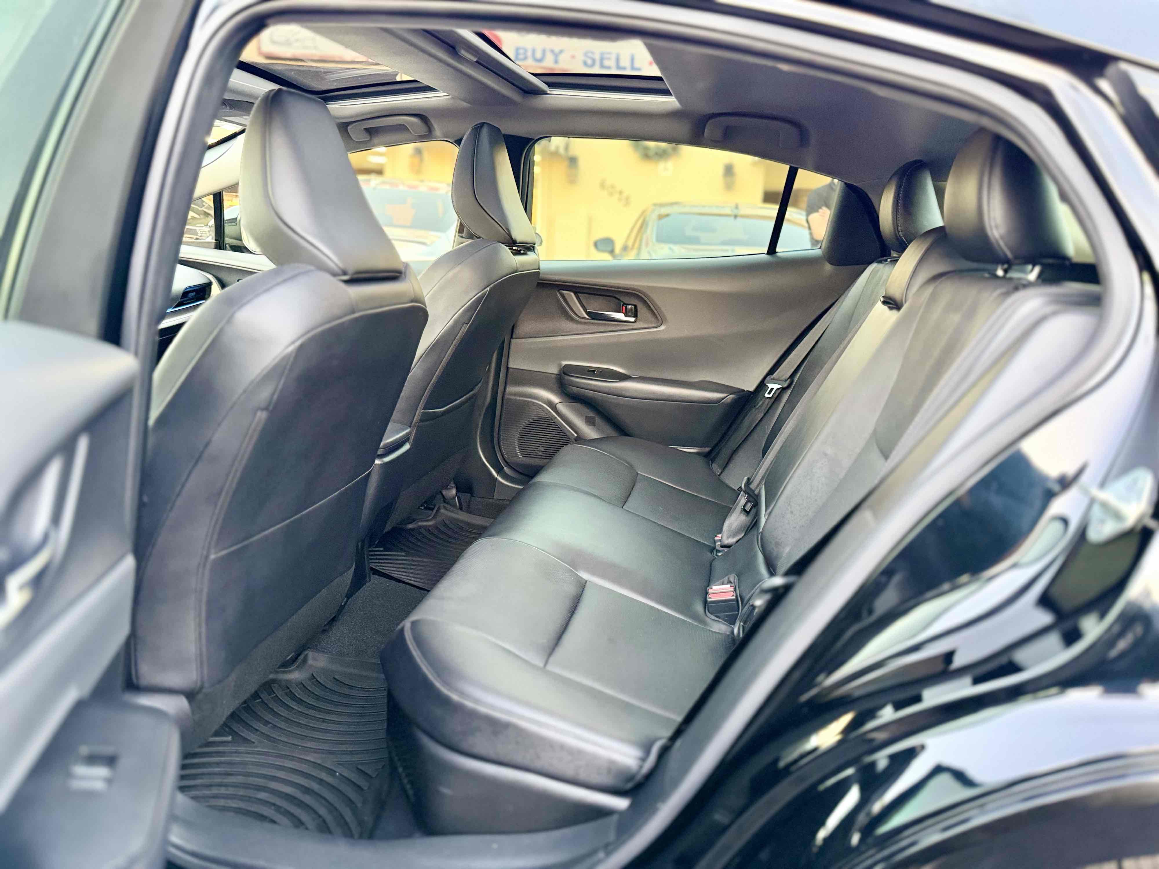 Photo 23 of this Toyota Prius