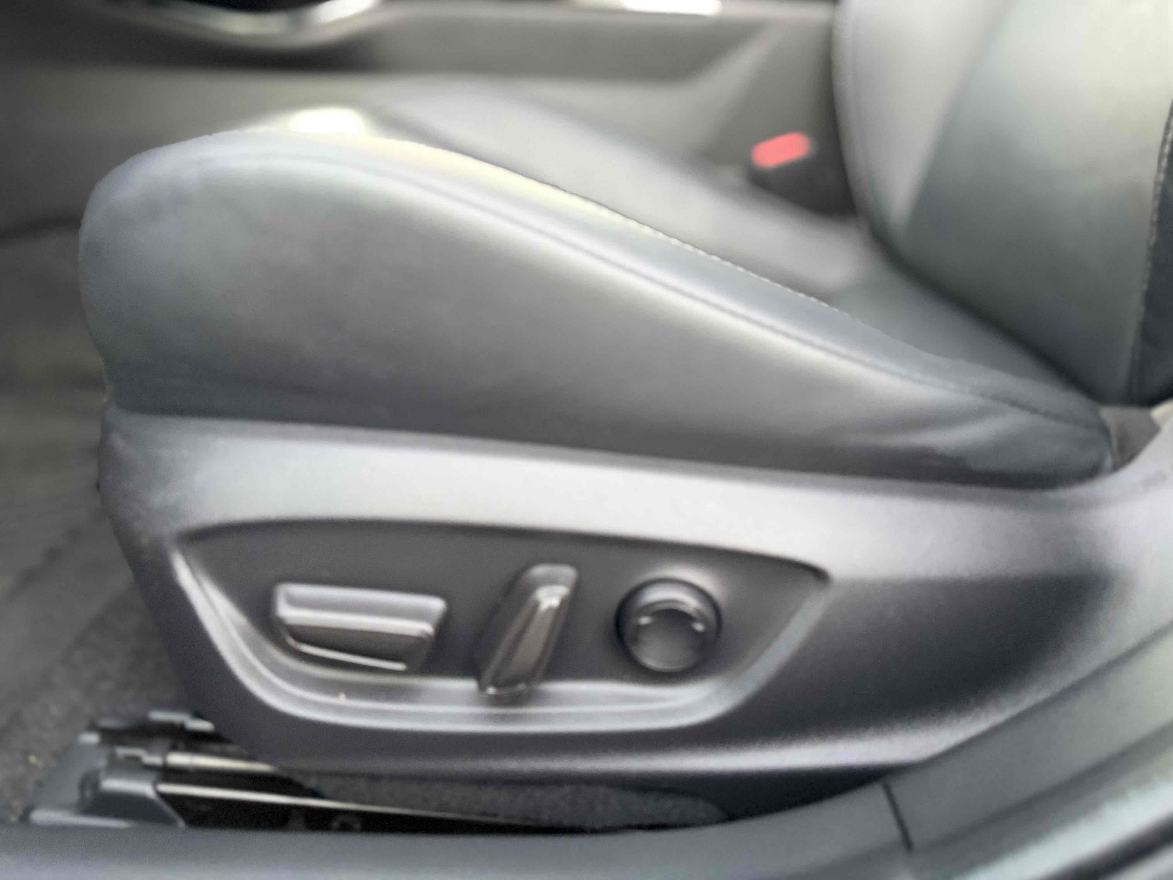 Photo 34 of this Toyota Prius