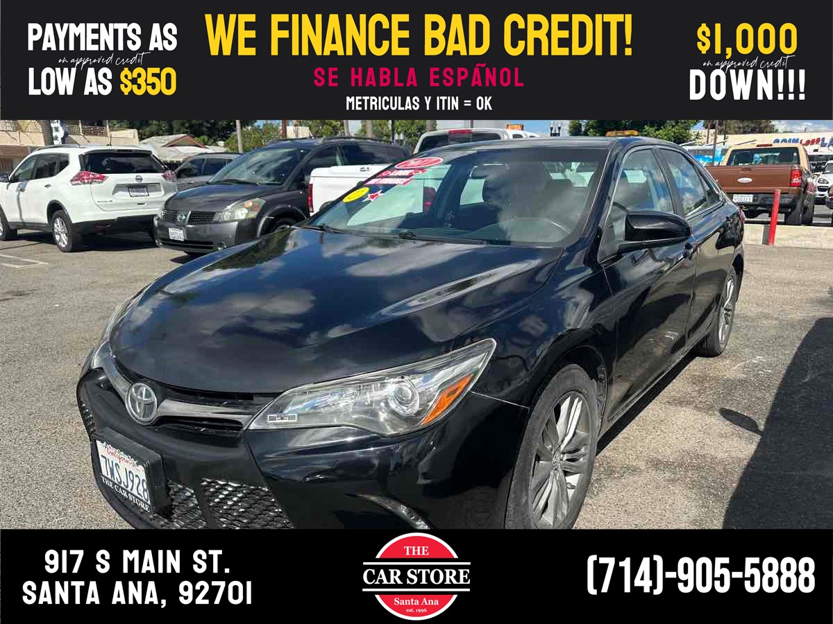 2017 Toyota Camry SE photo 2