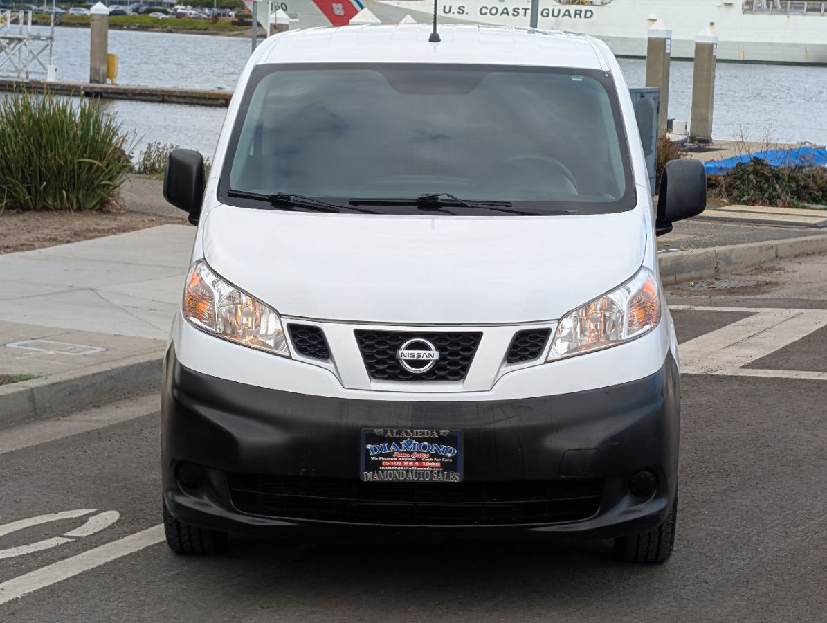 2018 Nissan NV200 S photo 2