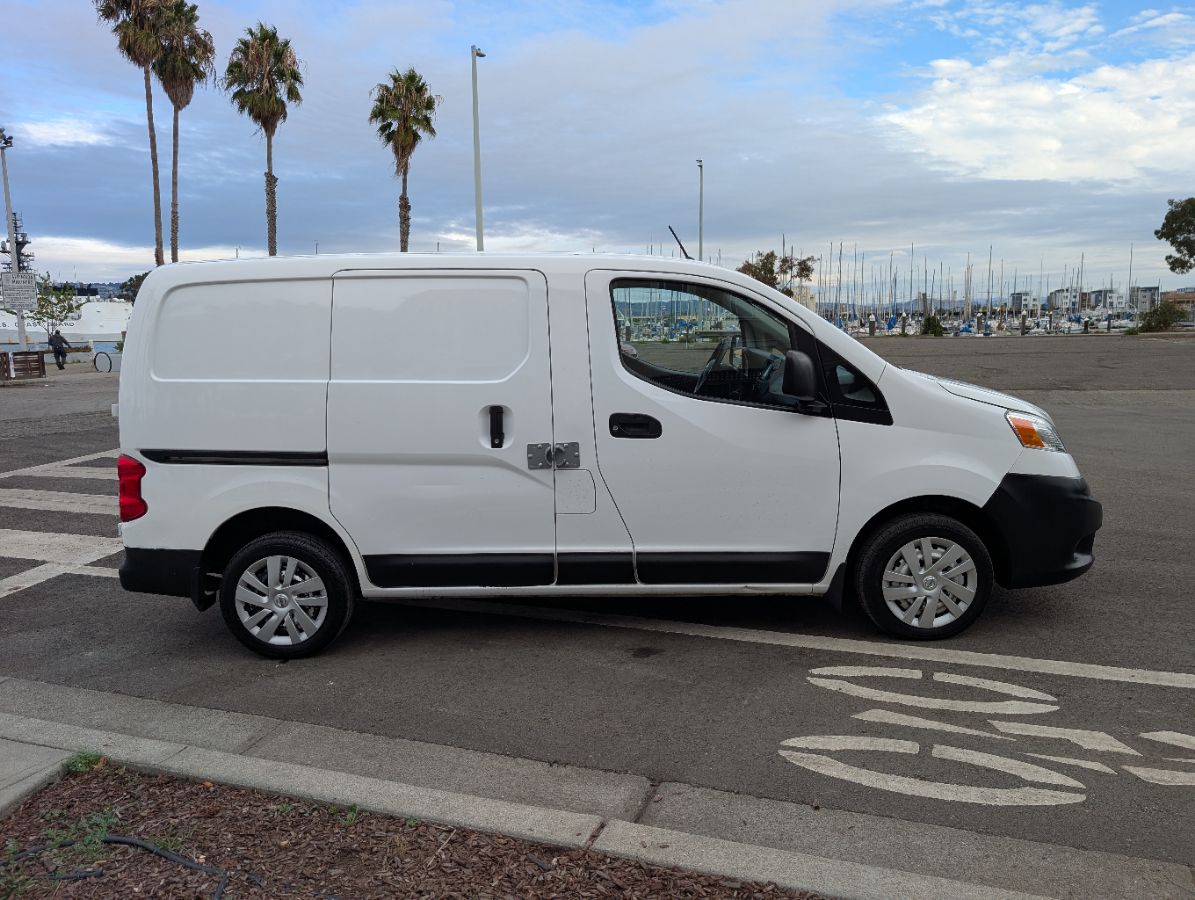 2018 Nissan NV200 S photo 4