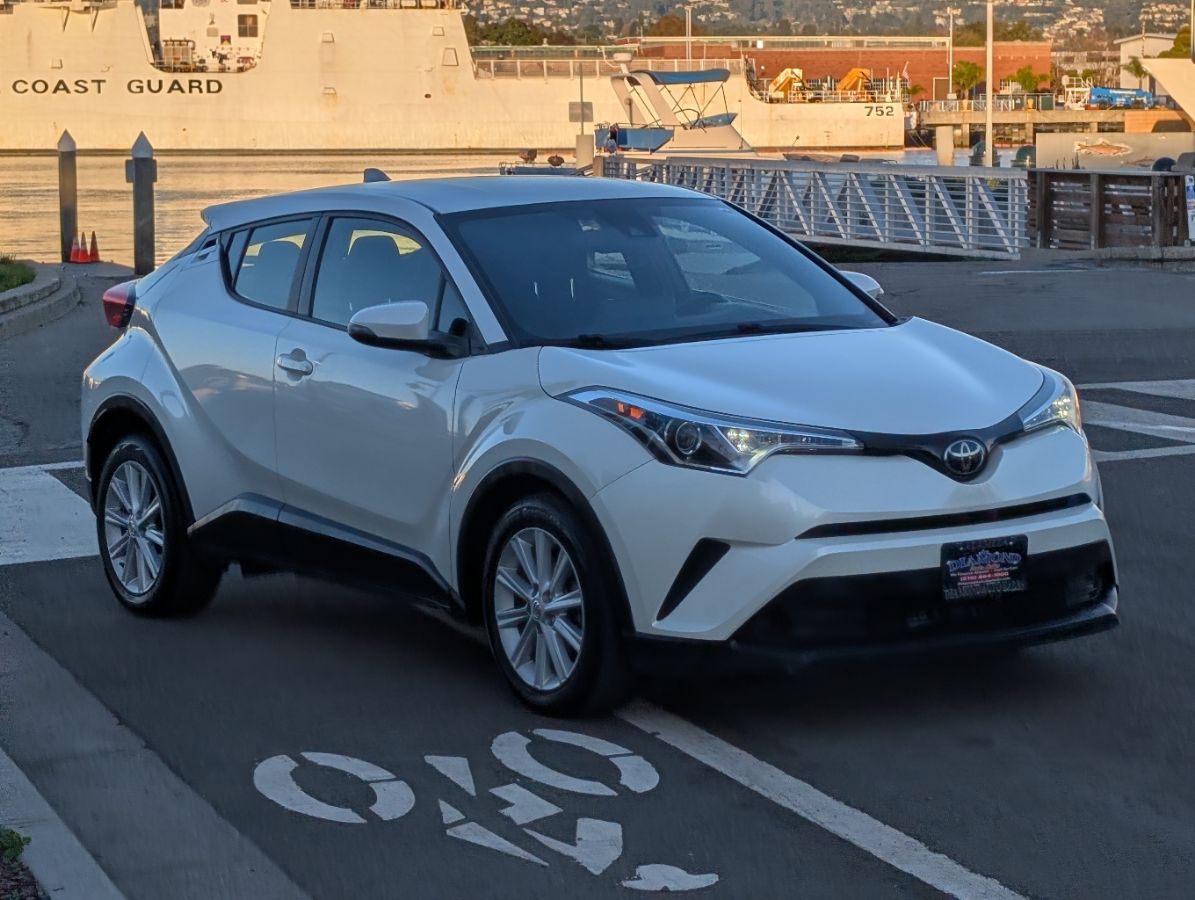 2019 Toyota C-HR XLE Limited photo 3