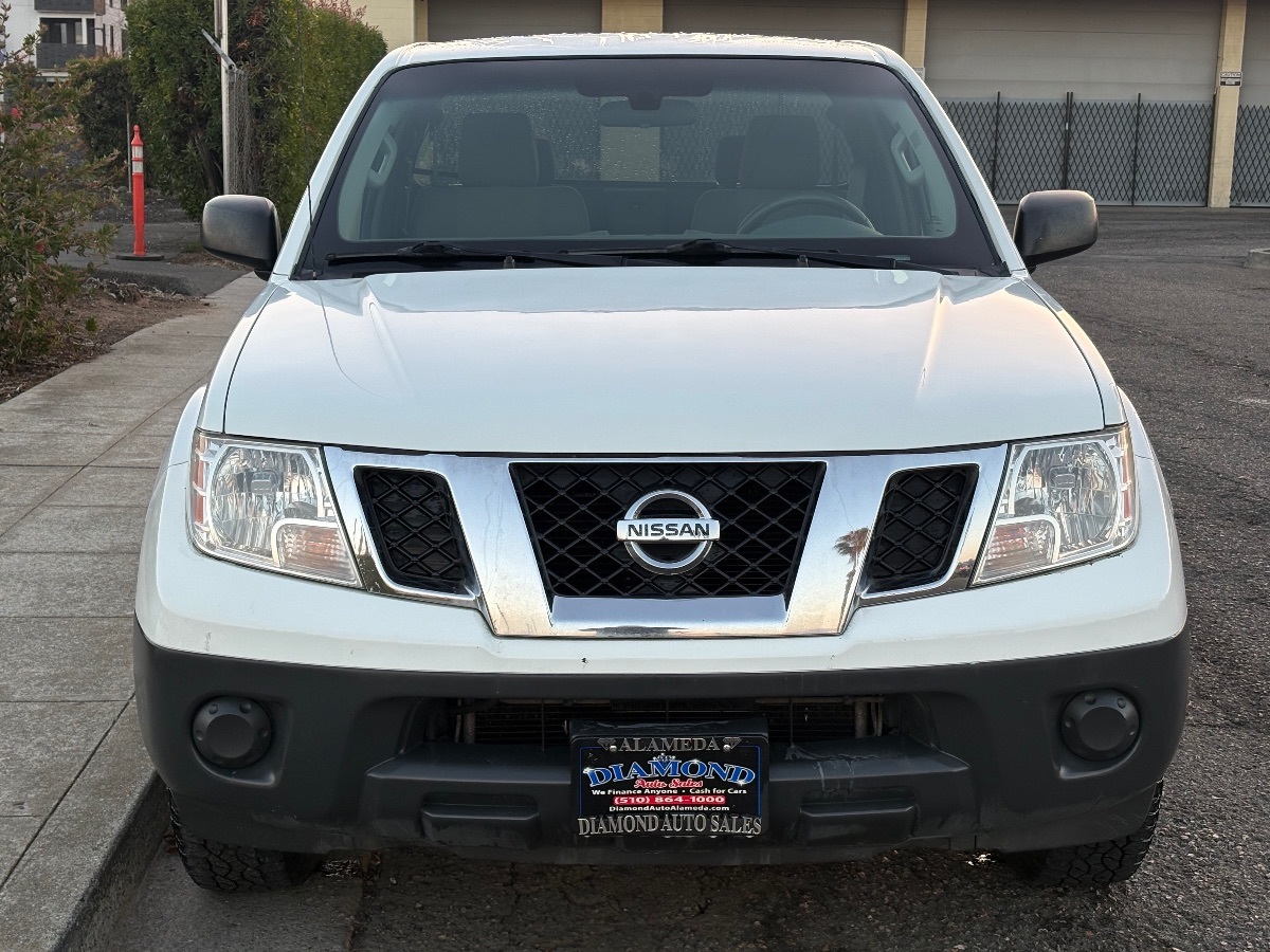 2013 Nissan Frontier S photo 2