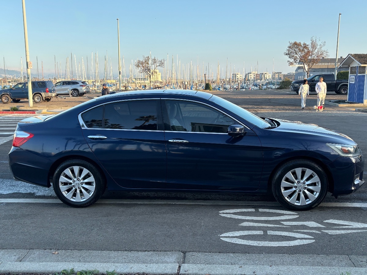 2015 Honda Accord EX-L photo 4