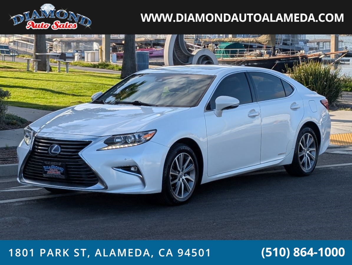 2016 Lexus ES 350 300h's photo